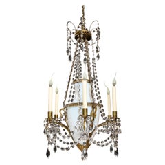 Lustre russe néoclassique ancien en bronze doré, verre opalin et cristal