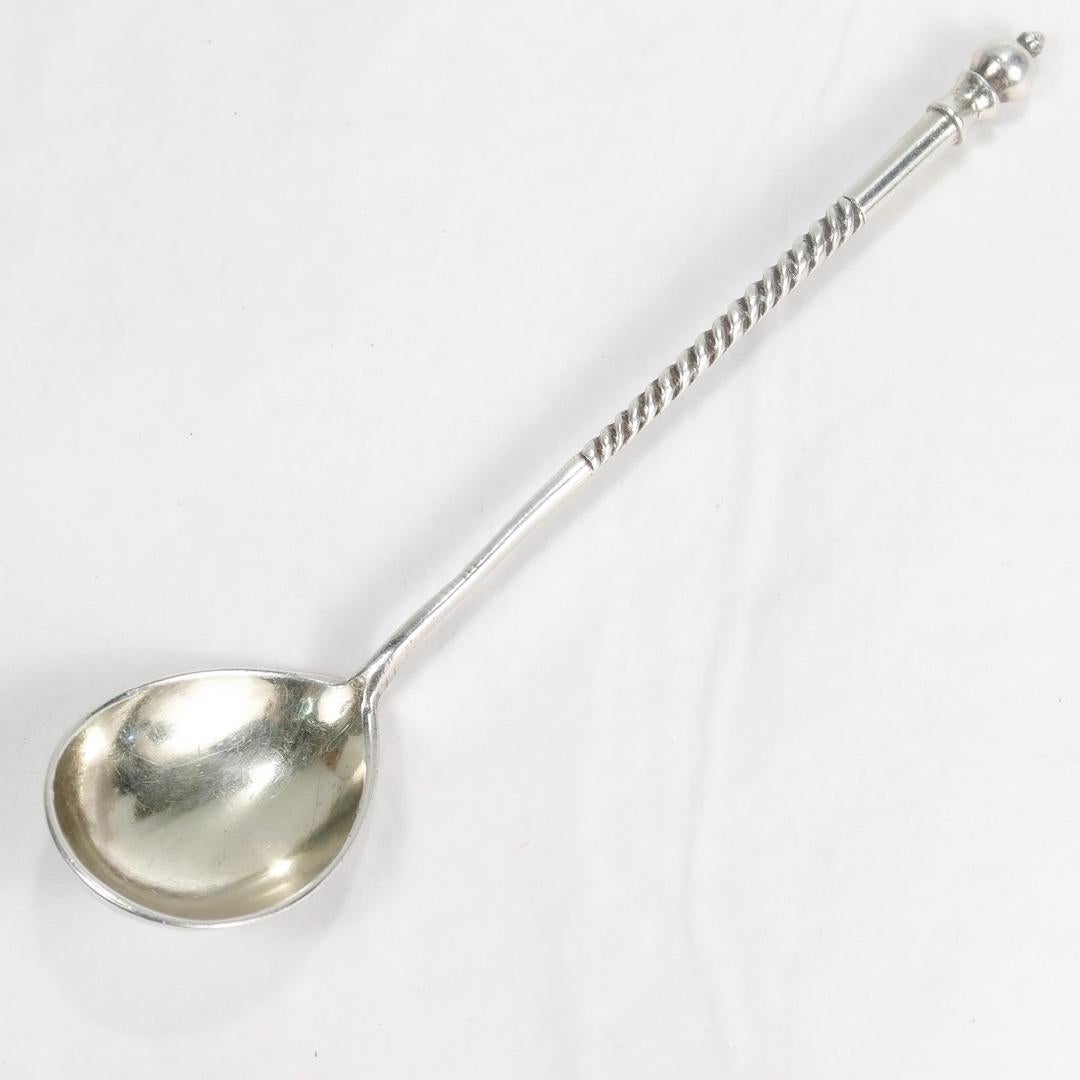 Antiker russischer Niello 84 Zolotnik-Silber-Demitasse-Löffel für Damen oder Herren