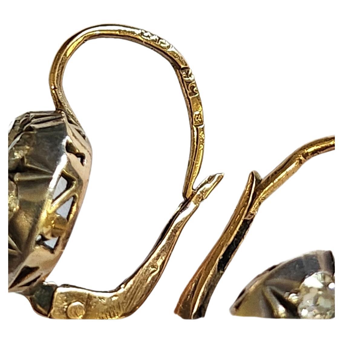 Antike kaiserliche russische Ohrringe mit einem geschätzten alten Mine geschliffenen Diamanten Gewicht 1,50 Karat in offenen Arbeit Stil an den Seiten wurde in st petersburg 1907s Halle markiert 56 kaiserlichen russischen Gold-Standard für 14k Gold