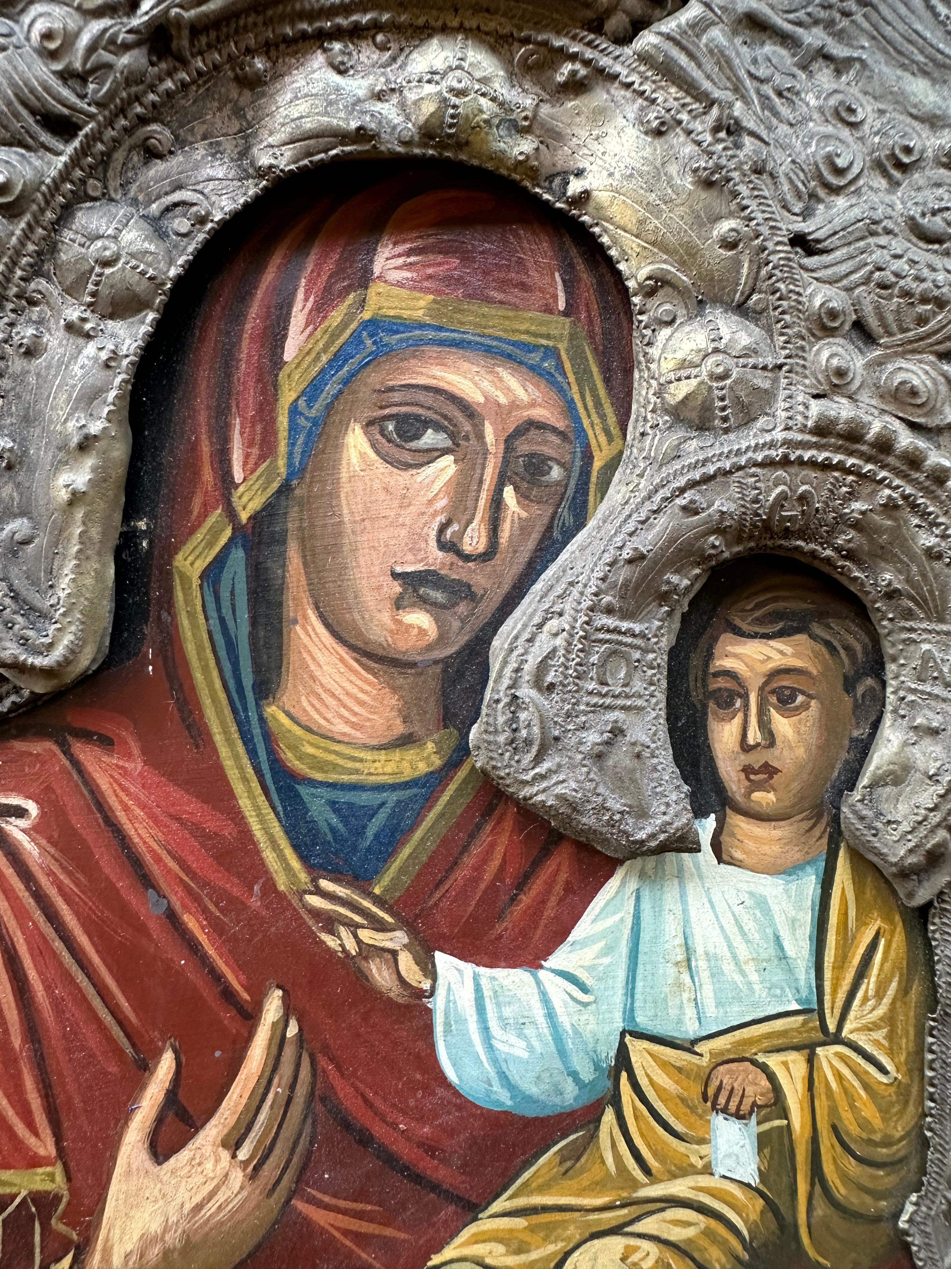 Antikes russisches orthodoxes ikonisches russisches Ikon aus Smolensk, Mutter des Gottes auf Holz mit Basma (Neoklassisch)