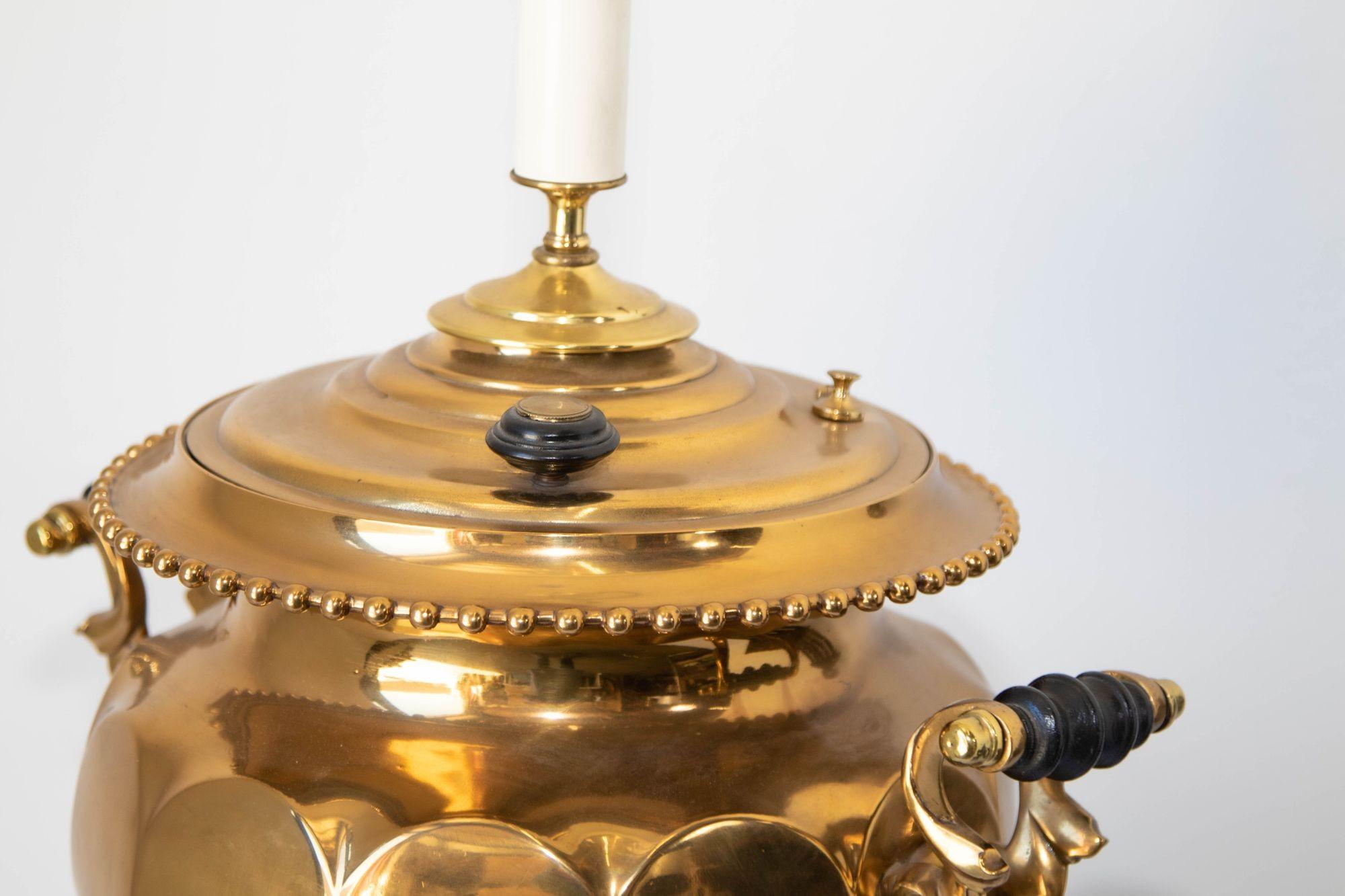 Ancienne lampe de bureau russe Samovar en laiton poli 19ème siècle en vente 3