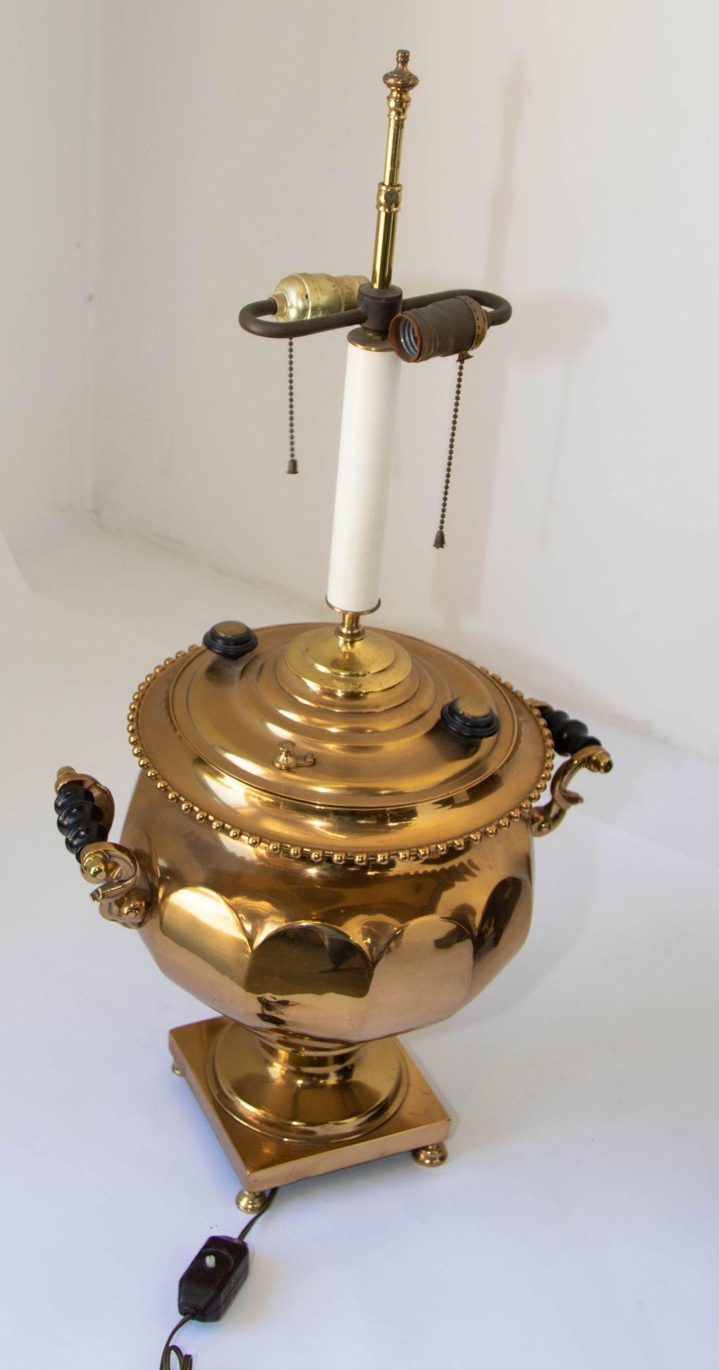 Ancienne lampe de bureau russe Samovar en laiton poli 19ème siècle en vente 10