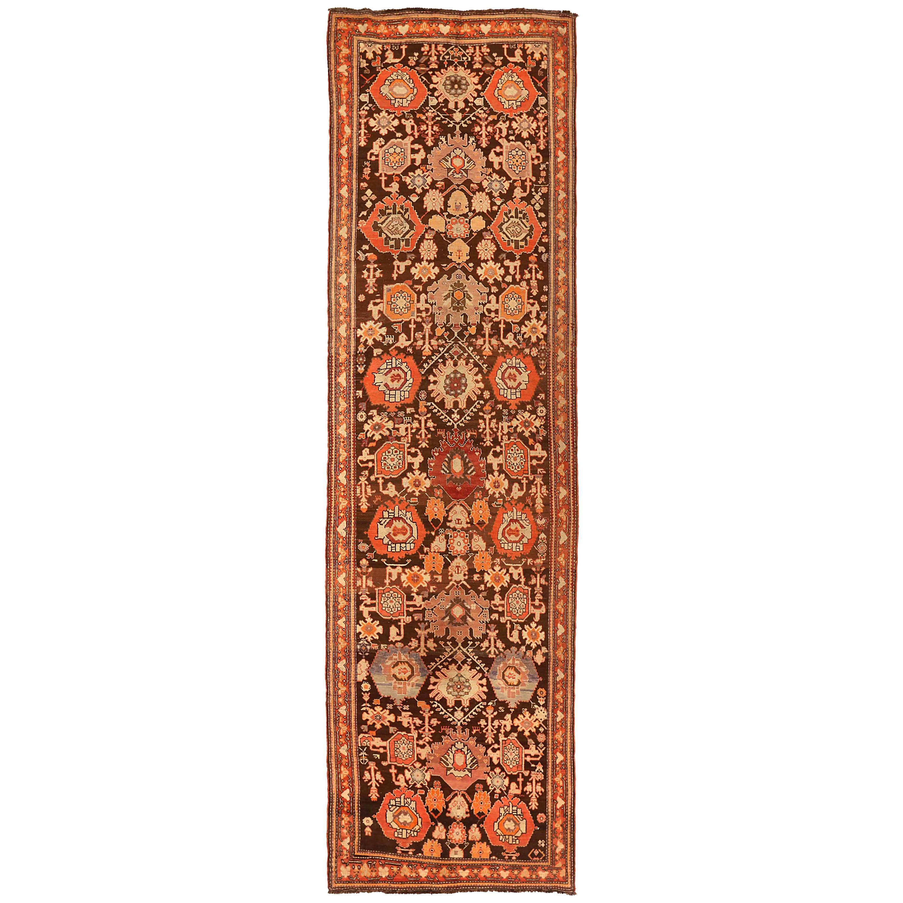 Antico tappeto runner russo con design Karebagh