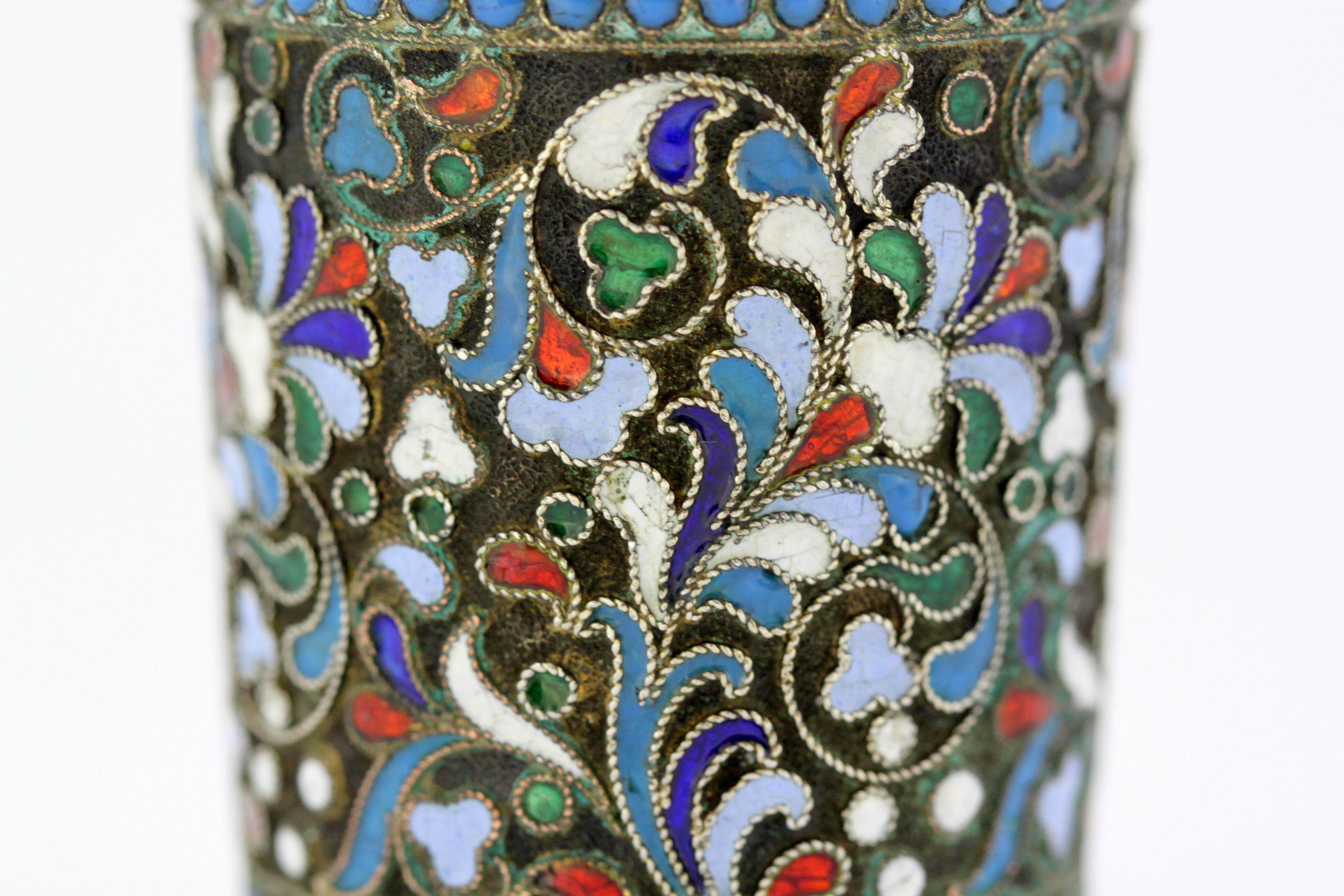 Début du 20ème siècle Antique verre à liqueur russe en argent et émail:: probablement de Nikolai Pavlovich Pavlov