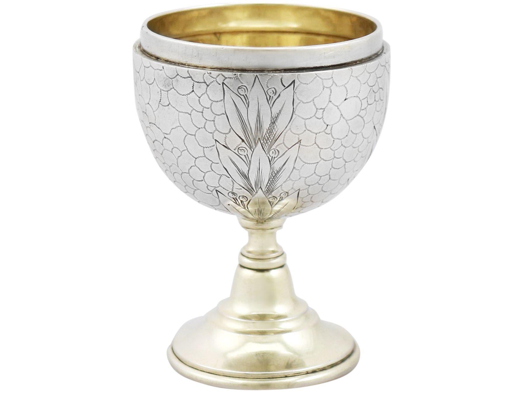 Antique Russian Silver Egg Cups In Excellent Condition For Sale In Jesmond, Newcastle Upon Tyne