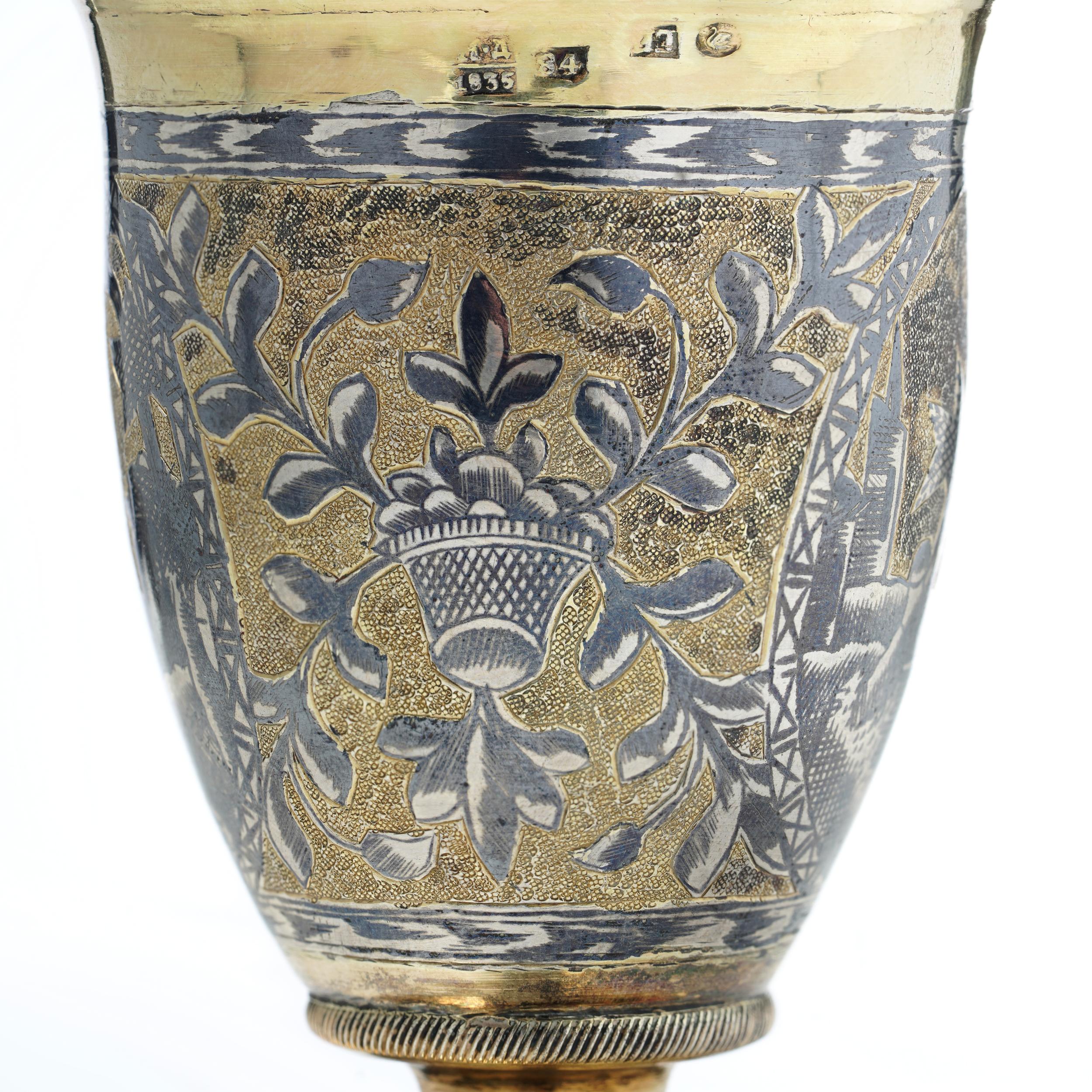 Metà XIX secolo Antico bicchiere russo in argento dorato e Niello, San Pietroburgo, 1835 in vendita