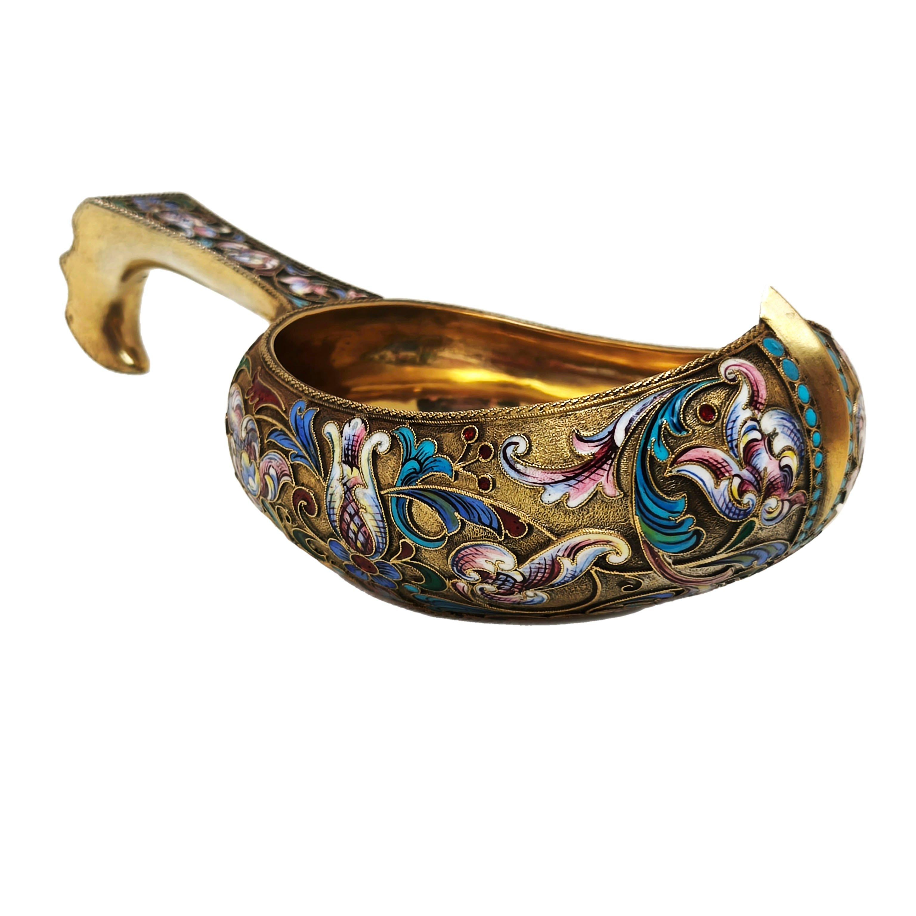 Antique Russian Silver Gilt & Enamel Kovsh c. 1900 In Good Condition For Sale In London, GB