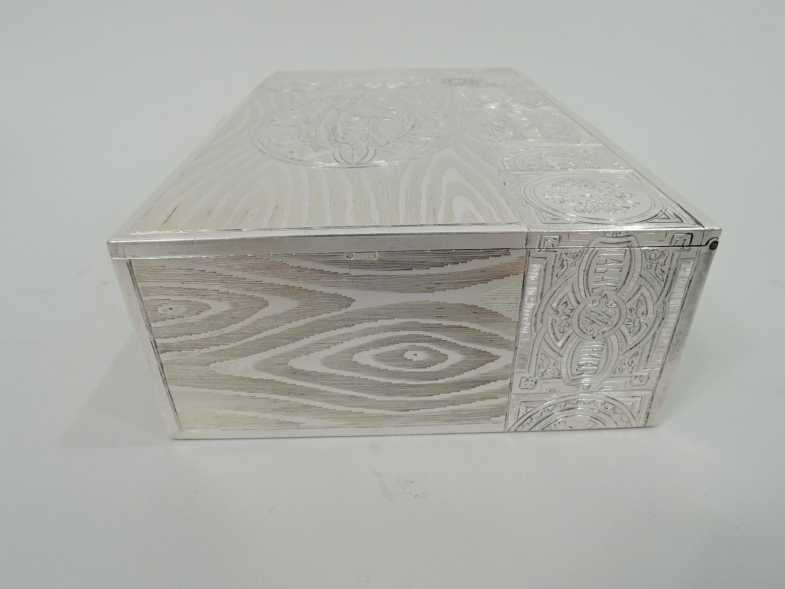 Antique Russian Silver Novelty Trompe-l’Oeil Flor de Habana Cigar Box In Excellent Condition In New York, NY