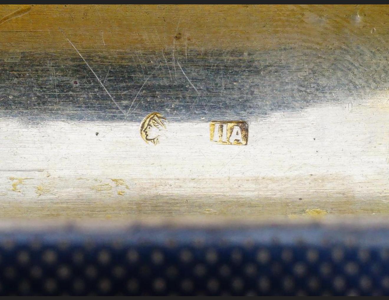 Antigua caja de cerillas rusa de plata con diseño de lunares Niello Circa siglo XIX en venta 1