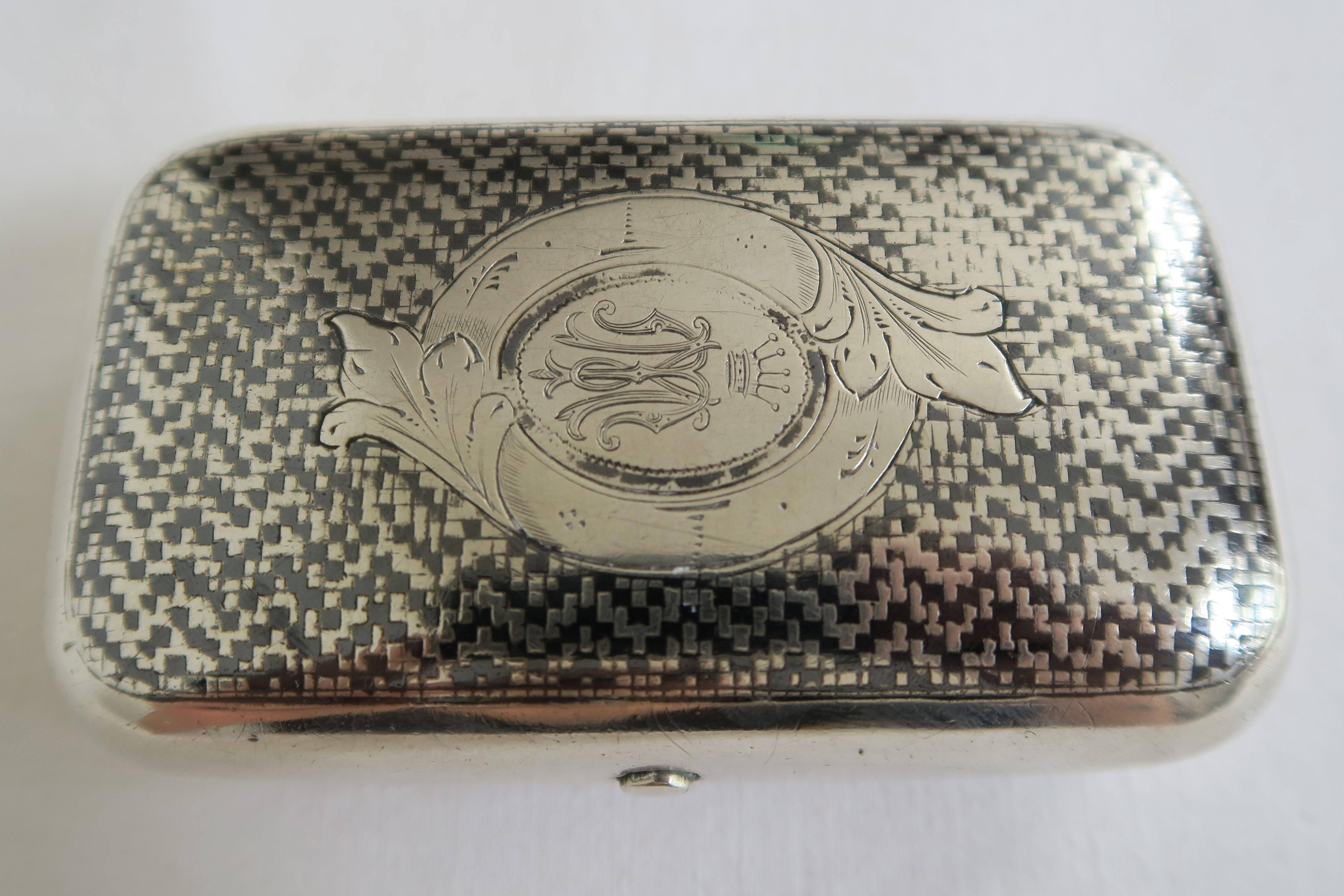 Antique Russian Silver Snuffbox with Architecture Motif For Sale 4