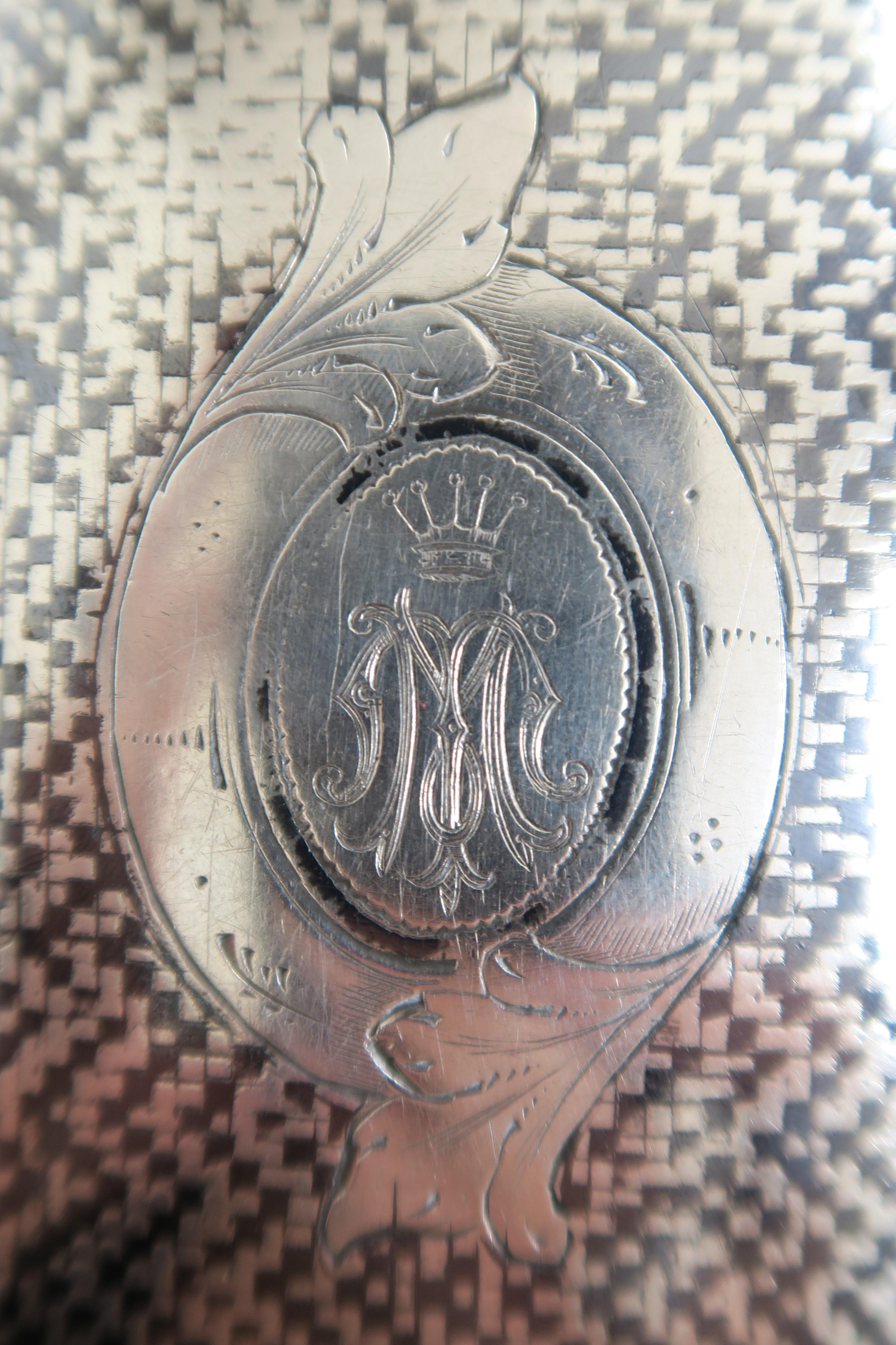 Antique Russian Silver Snuffbox with Architecture Motif For Sale 3