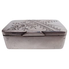 Antigua tabaquera rusa de plata con flores