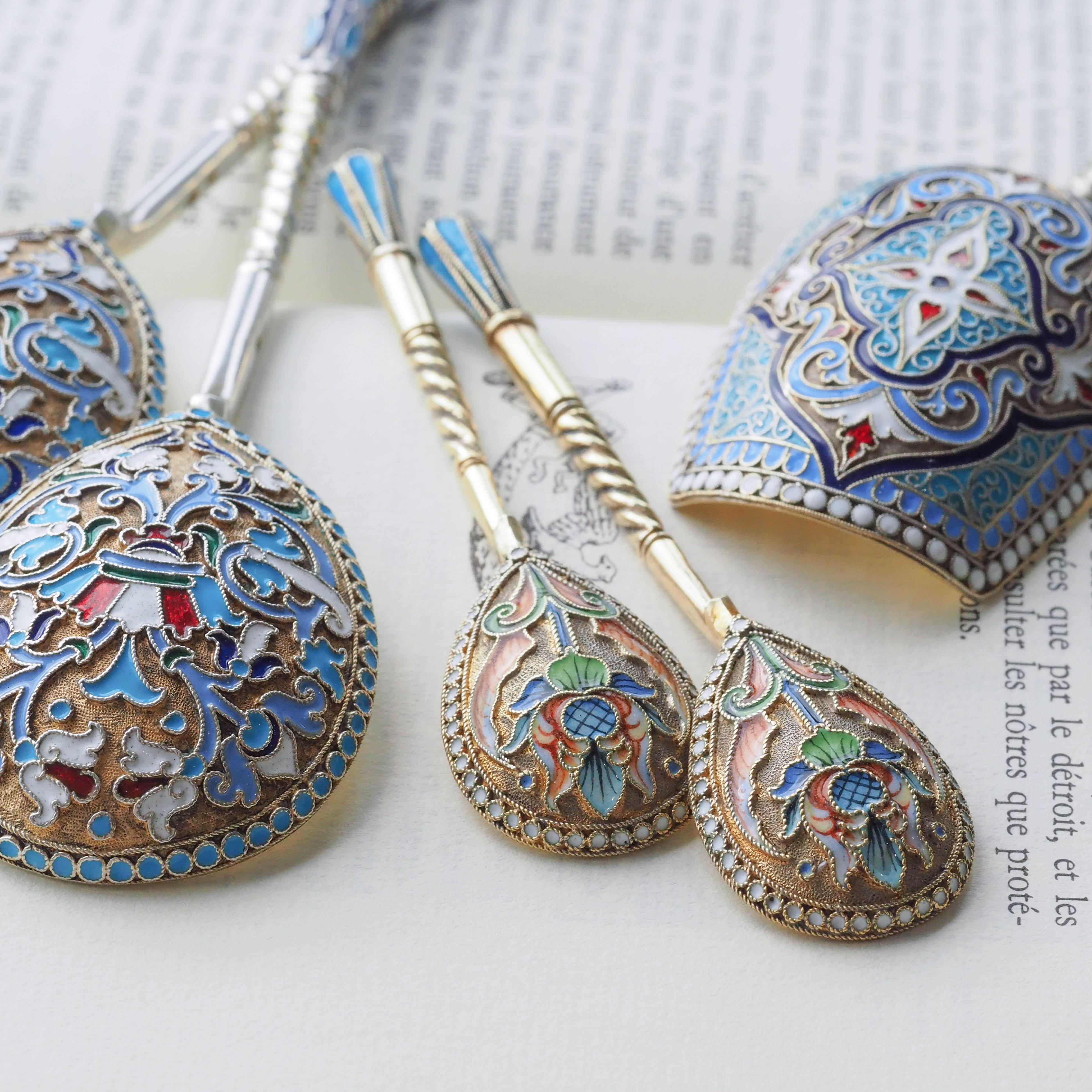Antike russische Löffel aus massivem Silber Cloisonne-Email Vasily Agafonov um 1910 im Zustand „Gut“ im Angebot in London, GB
