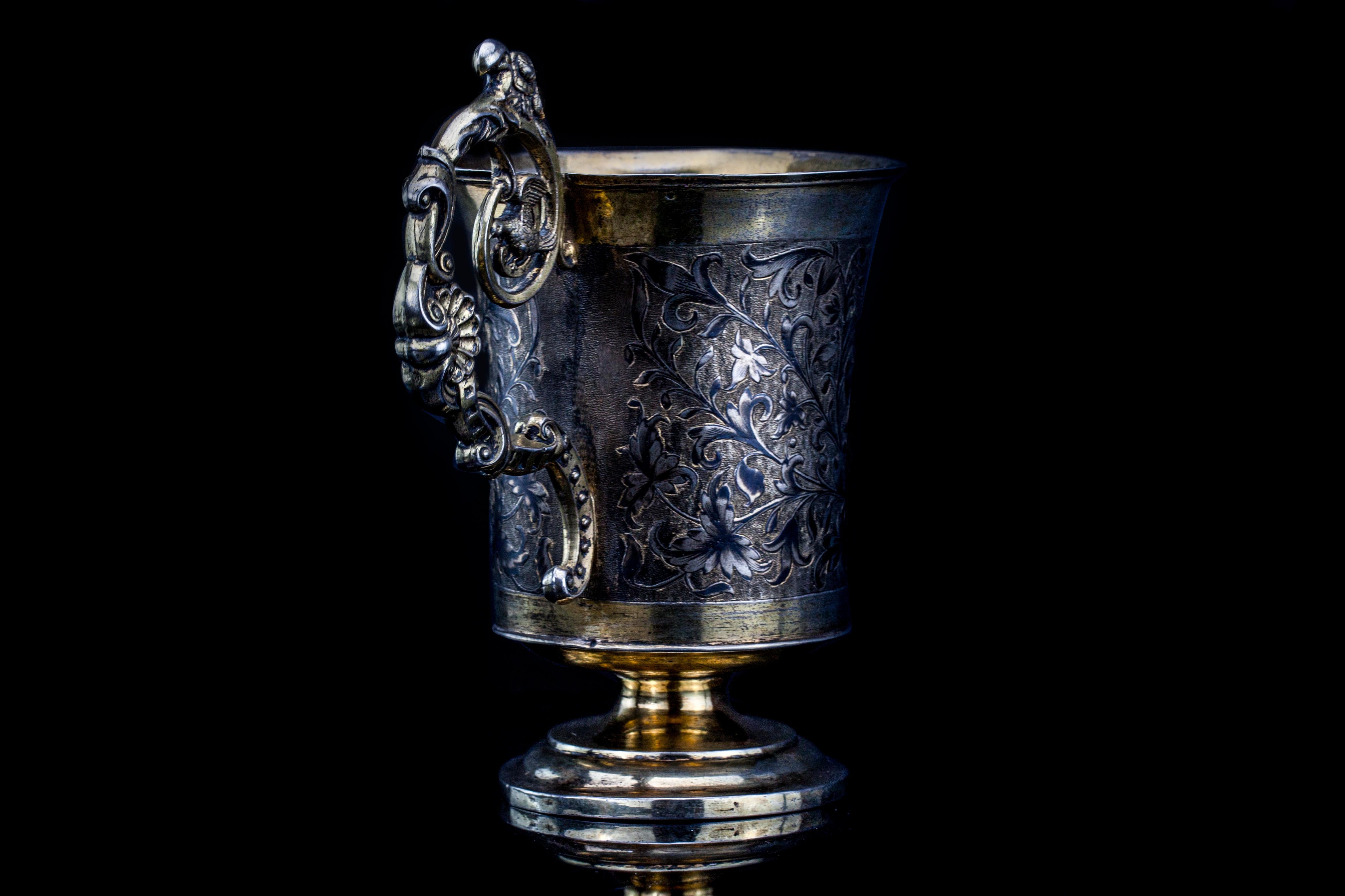Antique silver gilt and niello tankard with peter the great on a horse scenery
Made in Russia, Moscow, 19th century
Assay maker: Andrey Antonovich Kovalsky
Maker: Unidentified
Russian standard Zolotnick 84 / 875
