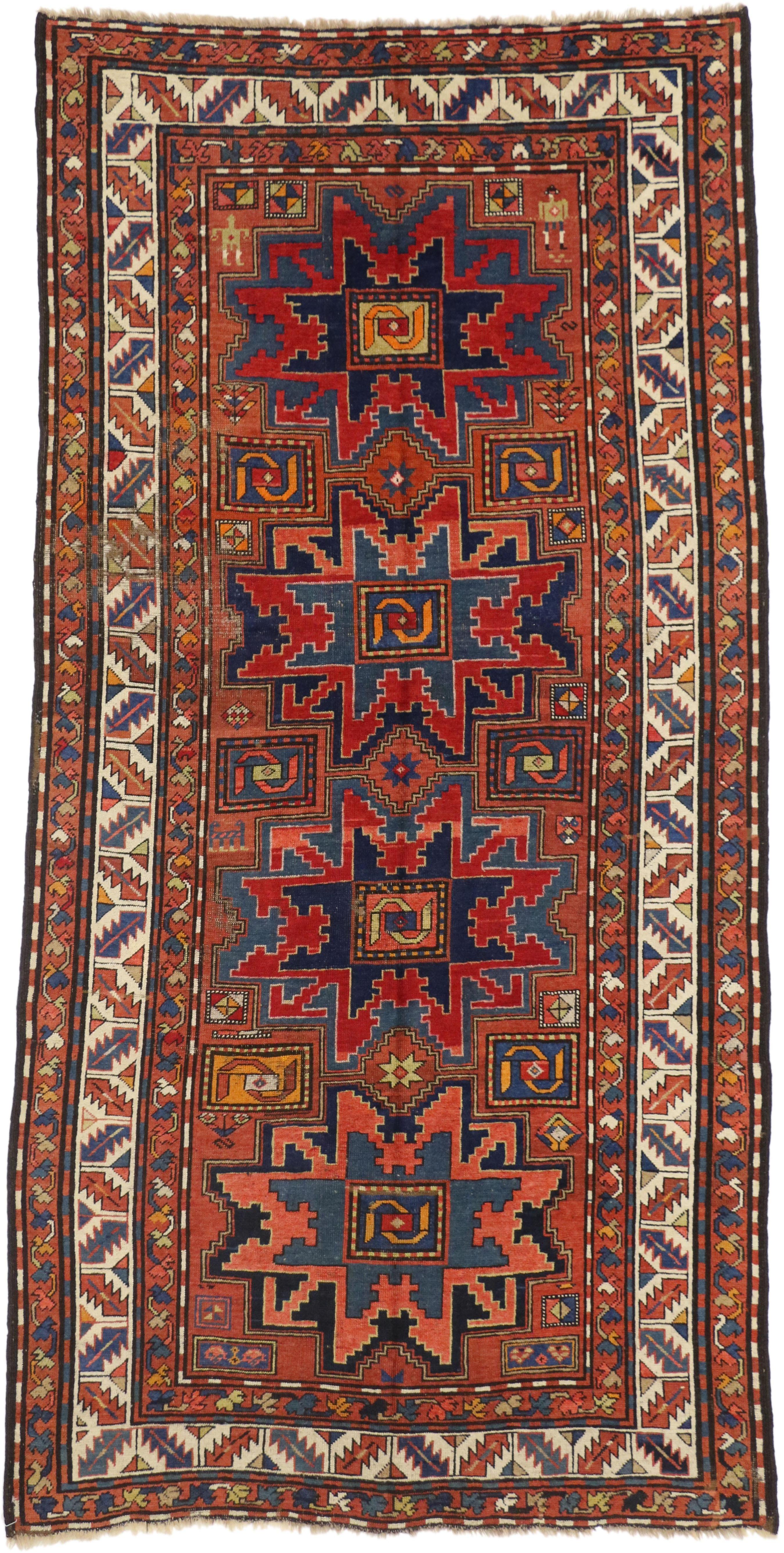 Antiker kaukasischer Kazak-Teppich, Nomaden-Charm auf stilvoller Haltbarkeit im Angebot