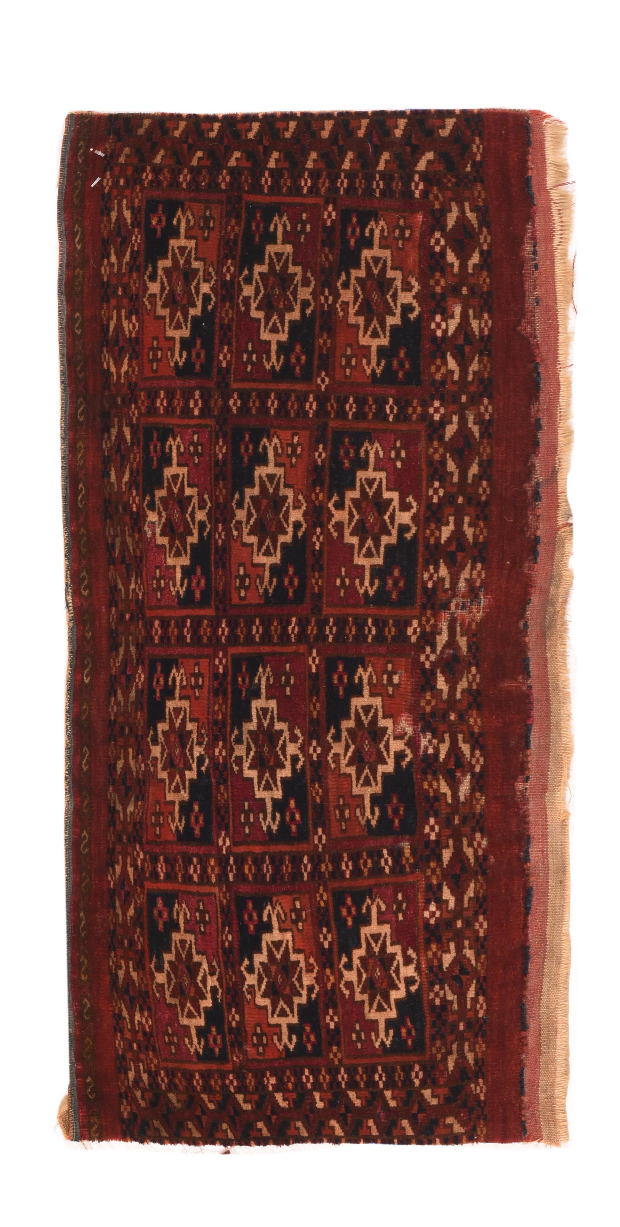 Antiker russischer Turkeman-Teppich 1'4'' x 2'8'' im Zustand „Gut“ im Angebot in New York, NY