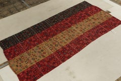 Antiker russischer Verneh-Kelim mit roten und beigen geometrischen Mustern von Rug & Kilim