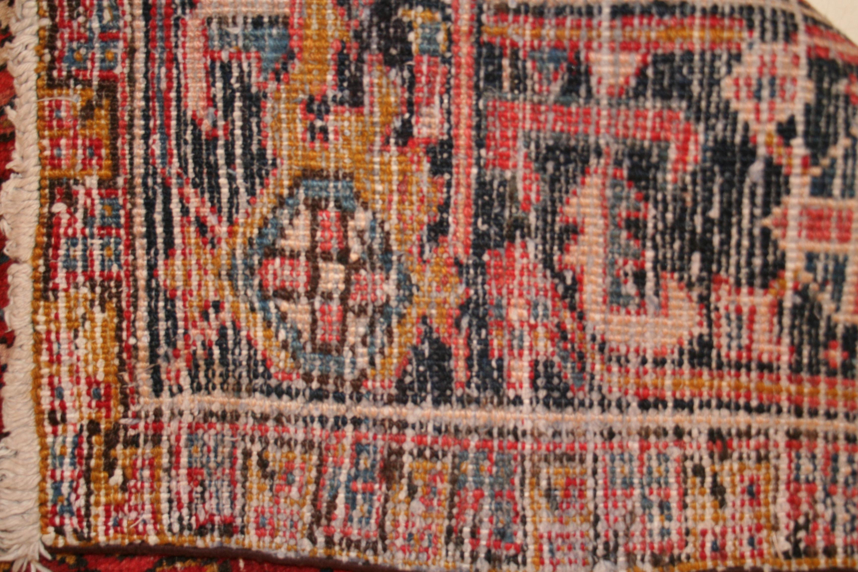 Début du 20ème siècle Tapis Heriz rouge rouille ancien avec motif sur toute sa surface en vente
