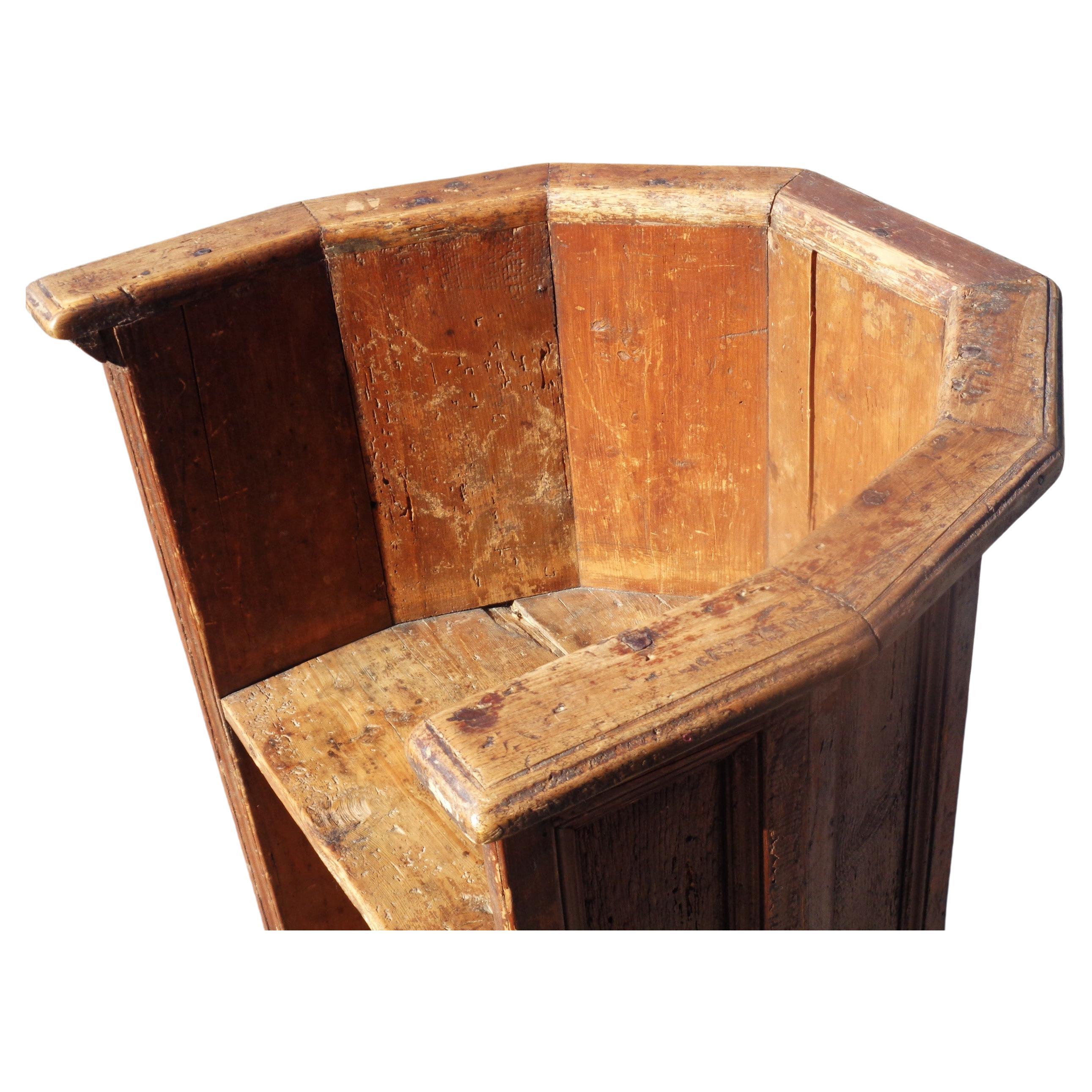 Antiker rustikaler Choir-Stall Barrel-Stuhl aus dem 18. Jahrhundert (Rustikal) im Angebot