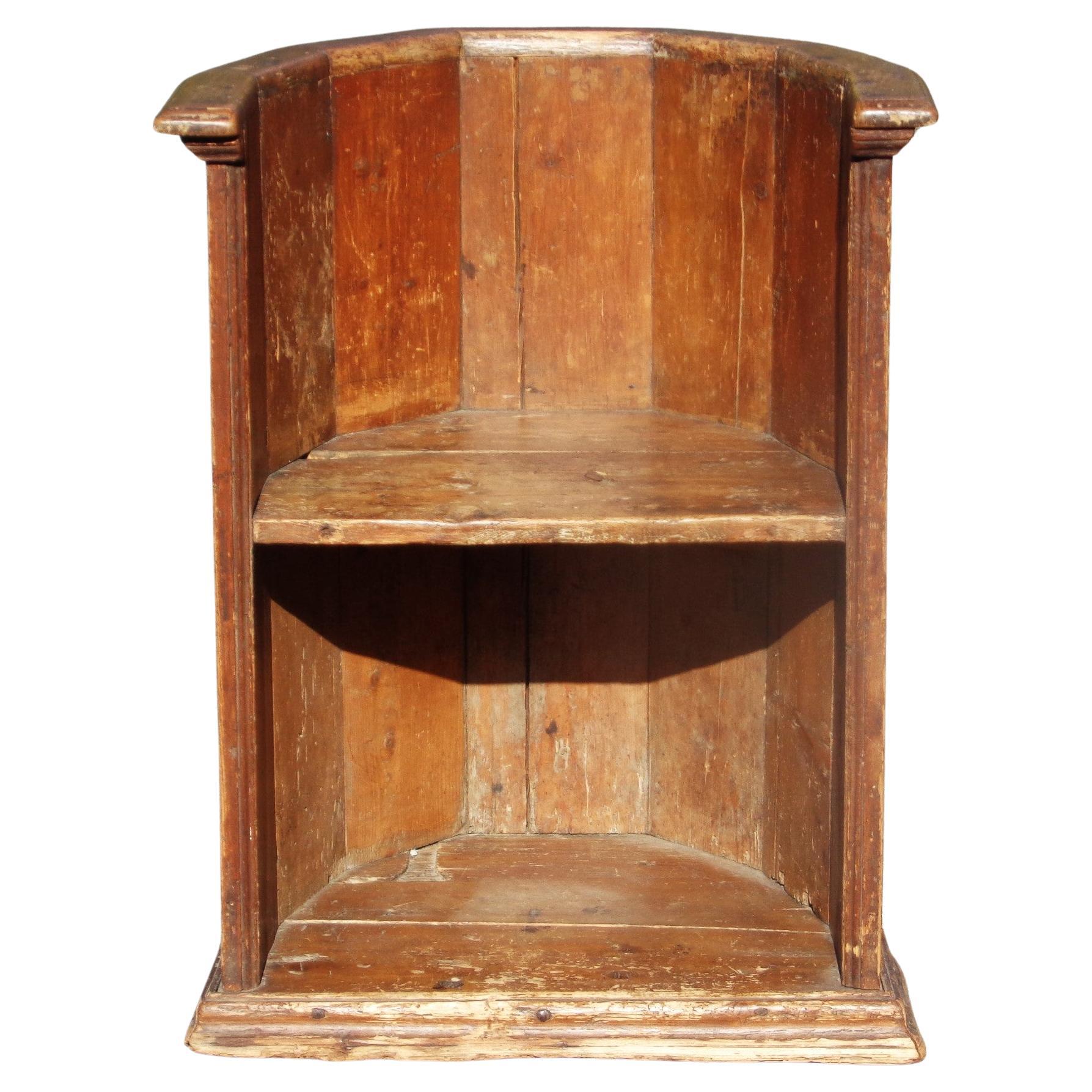 Antiker rustikaler Choir-Stall Barrel-Stuhl aus dem 18. Jahrhundert (Handgeschnitzt) im Angebot