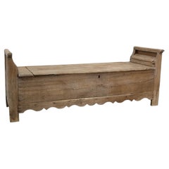 Panca di stoccaggio rustica antica, letto in quercia con pedana, cassapanca bretone francese