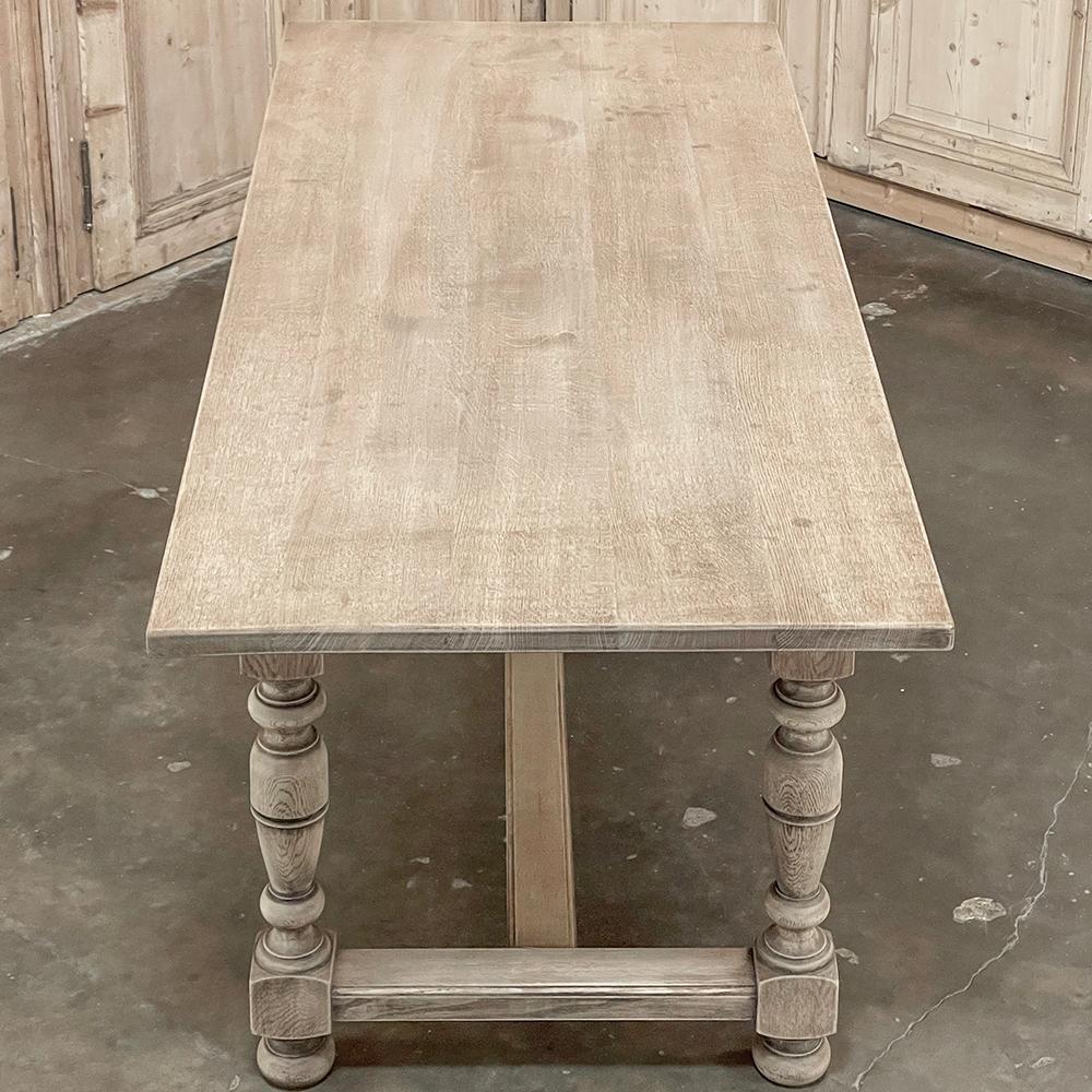 Table de ferme française rustique et ancienne ~ Table de salle à manger en chêne rayé en vente 3