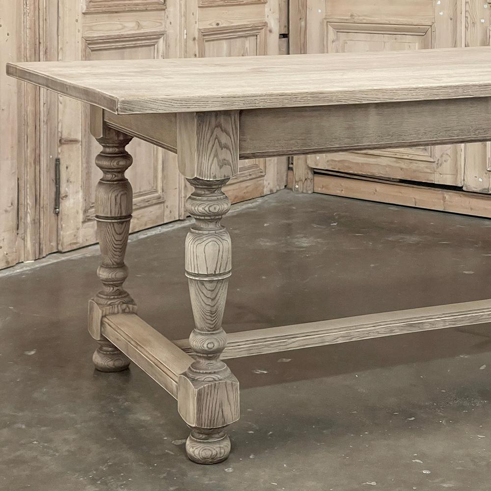 Table de ferme française rustique et ancienne ~ Table de salle à manger en chêne rayé en vente 6