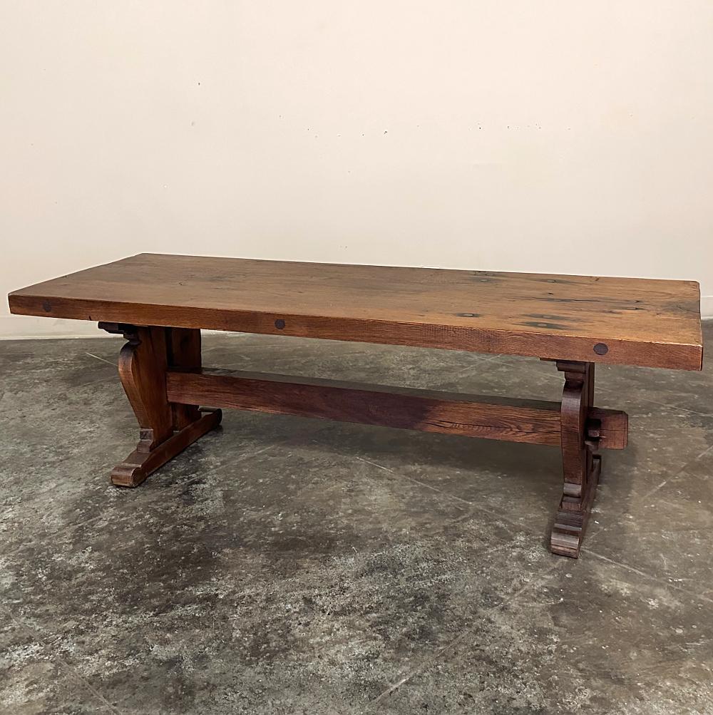 Rustique Table basse à tréteaux ancienne, rustique et française en vente