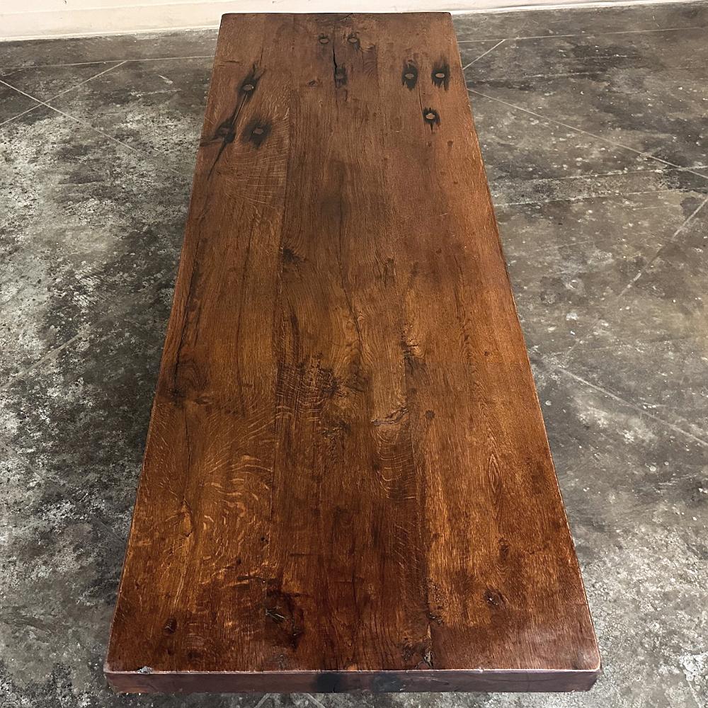 Chêne Table basse à tréteaux ancienne, rustique et française en vente