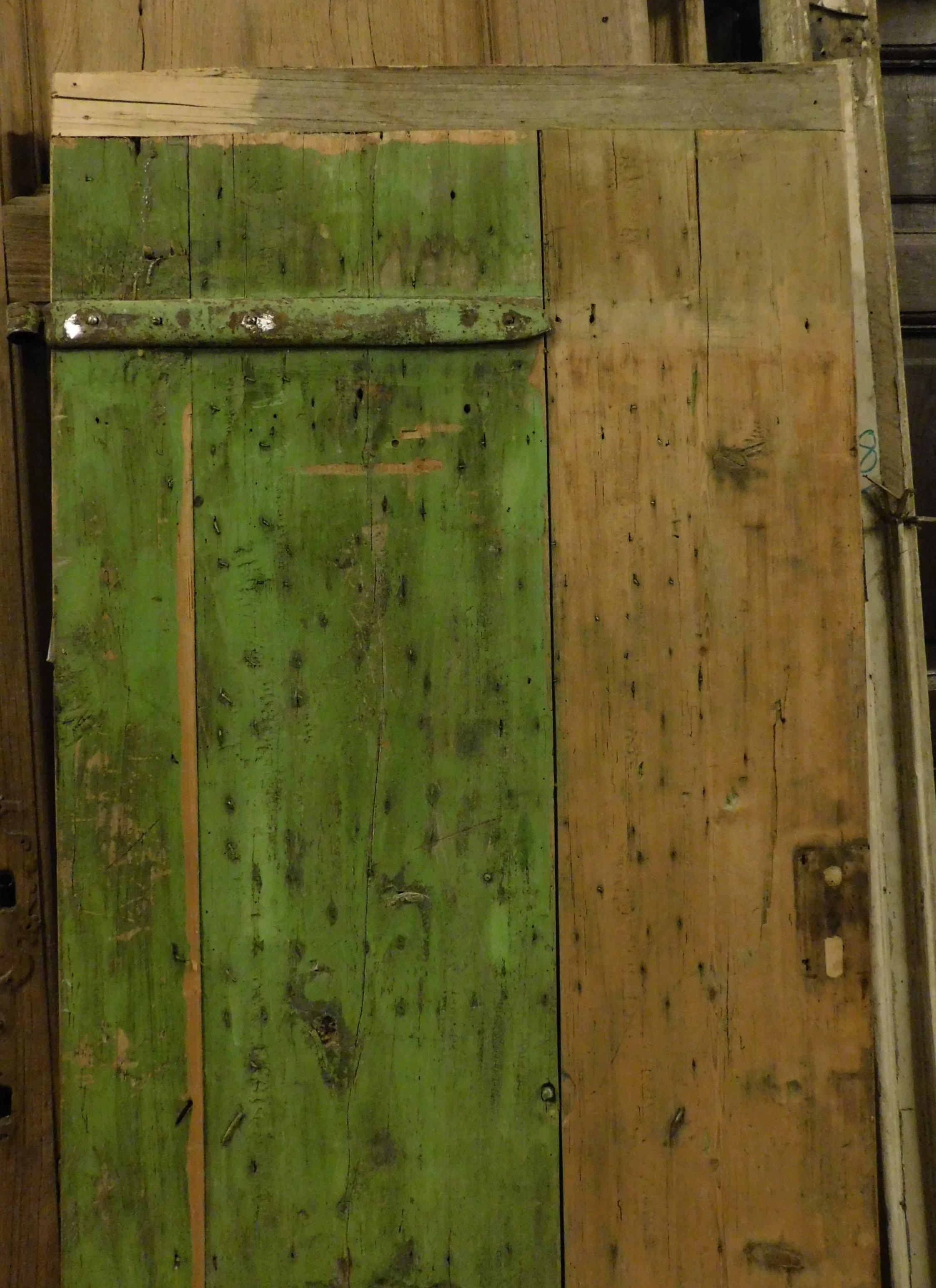 Antique Rustic Door in Blond Larch, Italian Mountain, 1800 In Good Condition In Cuneo, Italy (CN)