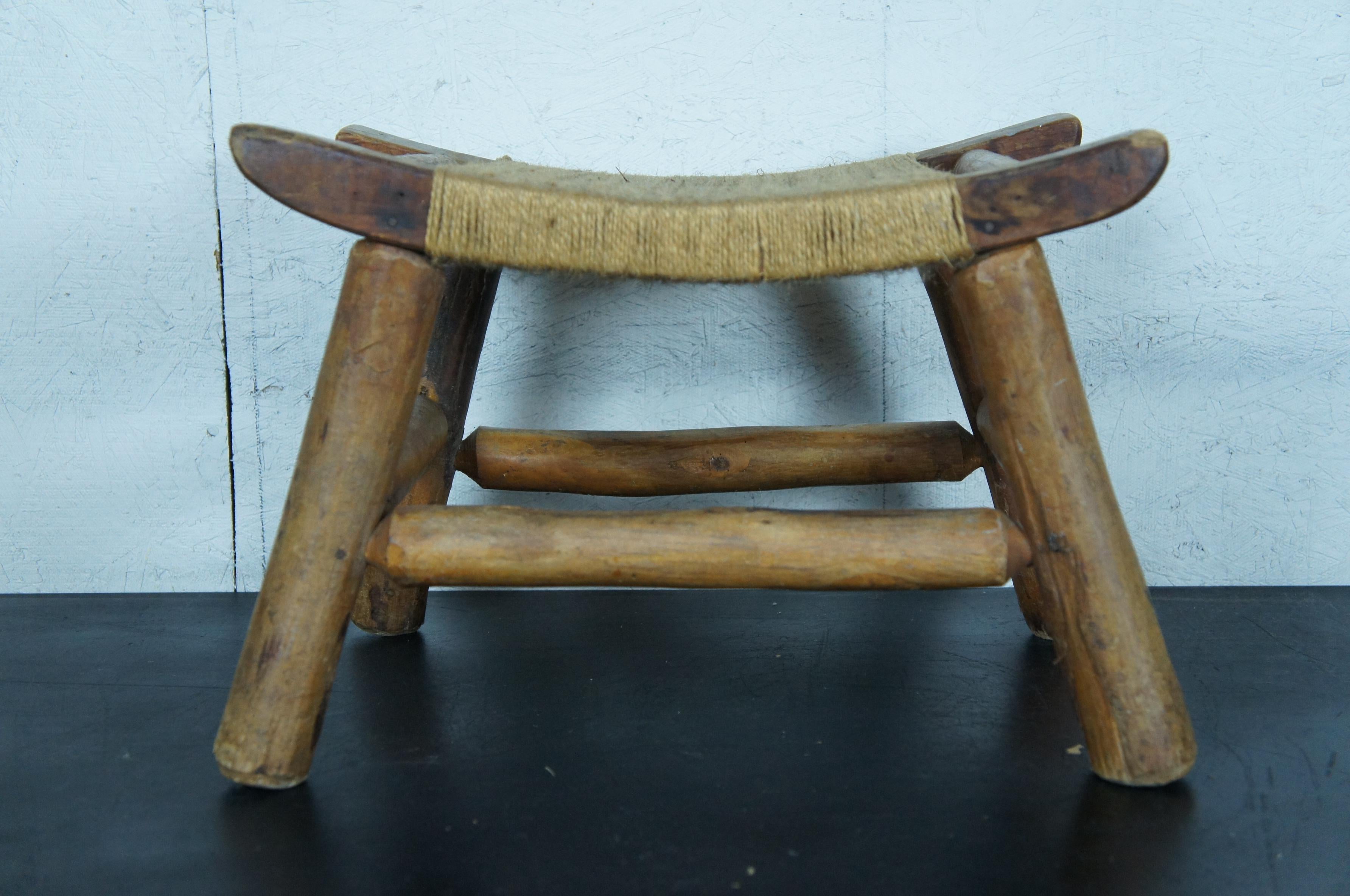20ième siècle Ancien siège de jute américain ancien Shaker Woven Rush Milking Foot Stool 18 po. en vente