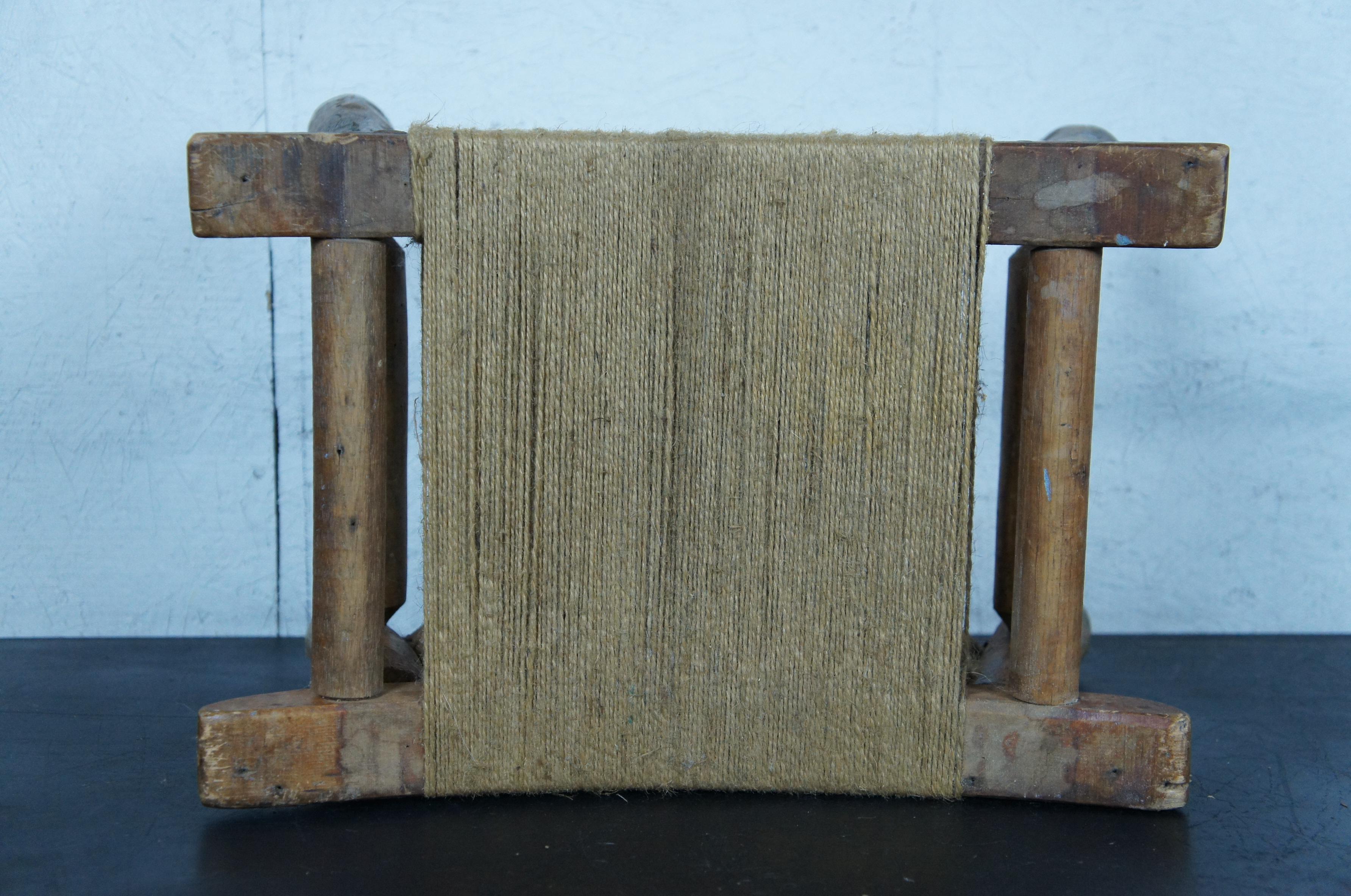 Jonc Ancien siège de jute américain ancien Shaker Woven Rush Milking Foot Stool 18 po. en vente