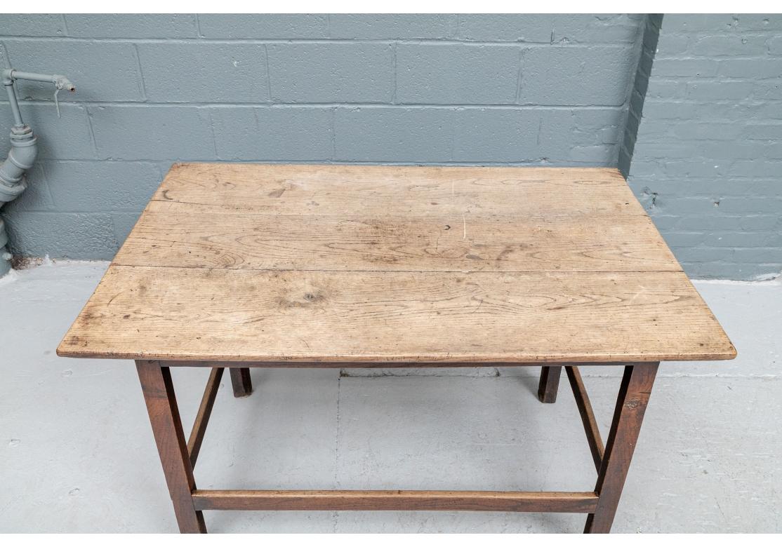 Antique Rustic English Tavern Table In Distressed Condition For Sale In Bridgeport, CT