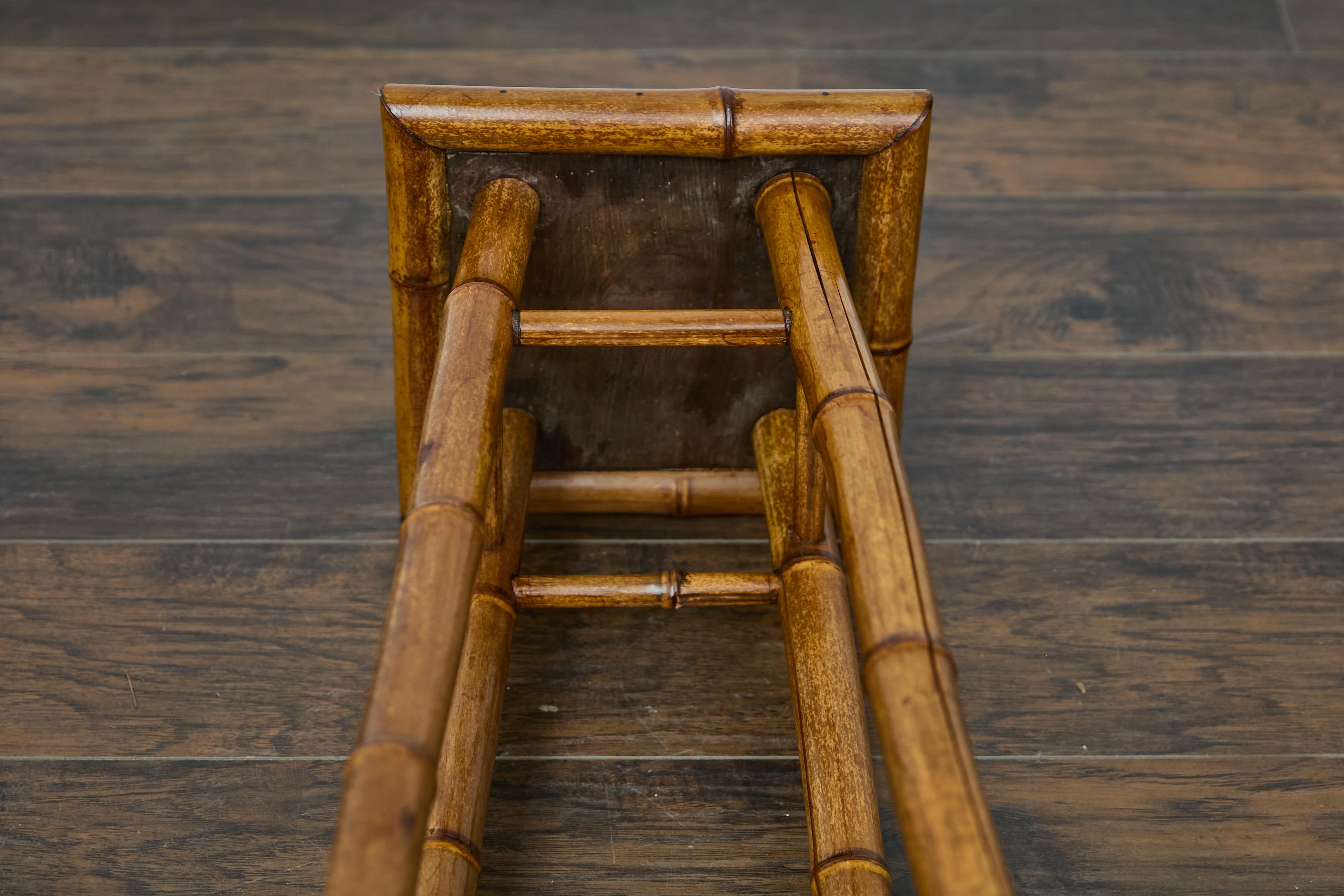 Antico stand rustico inglese in noce finto bambù con ripiani in rattan, circa 1920 in vendita 8