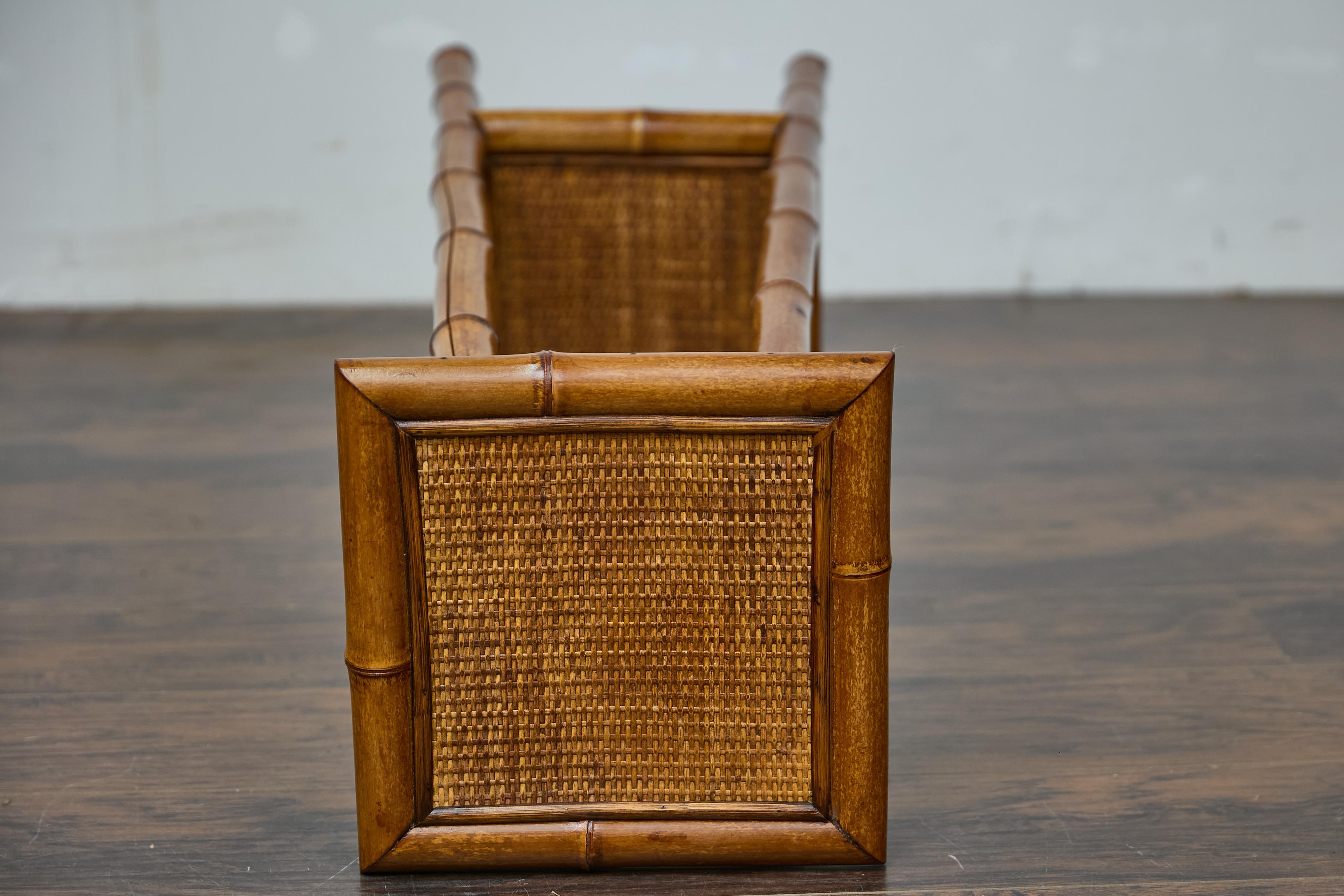 Antico stand rustico inglese in noce finto bambù con ripiani in rattan, circa 1920 in vendita 10