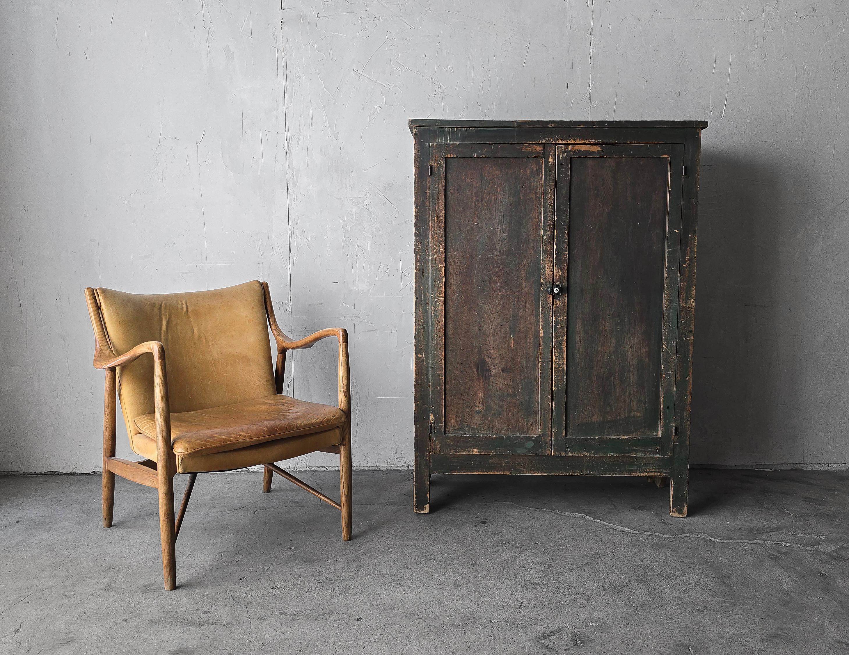Antique Rustic European Wabi Sabi Cabinet In Good Condition For Sale In Las Vegas, NV