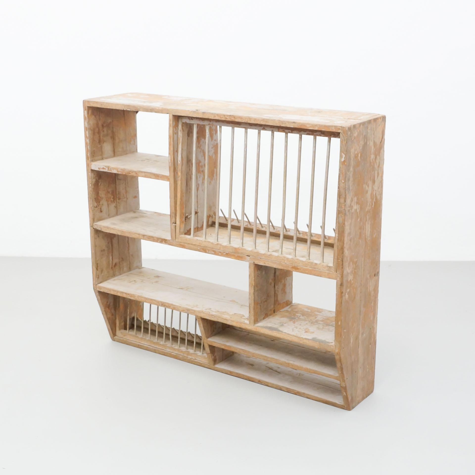 Antique Rustic French Dish Rack Cabinet, circa 1930  In Fair Condition In Barcelona, Barcelona