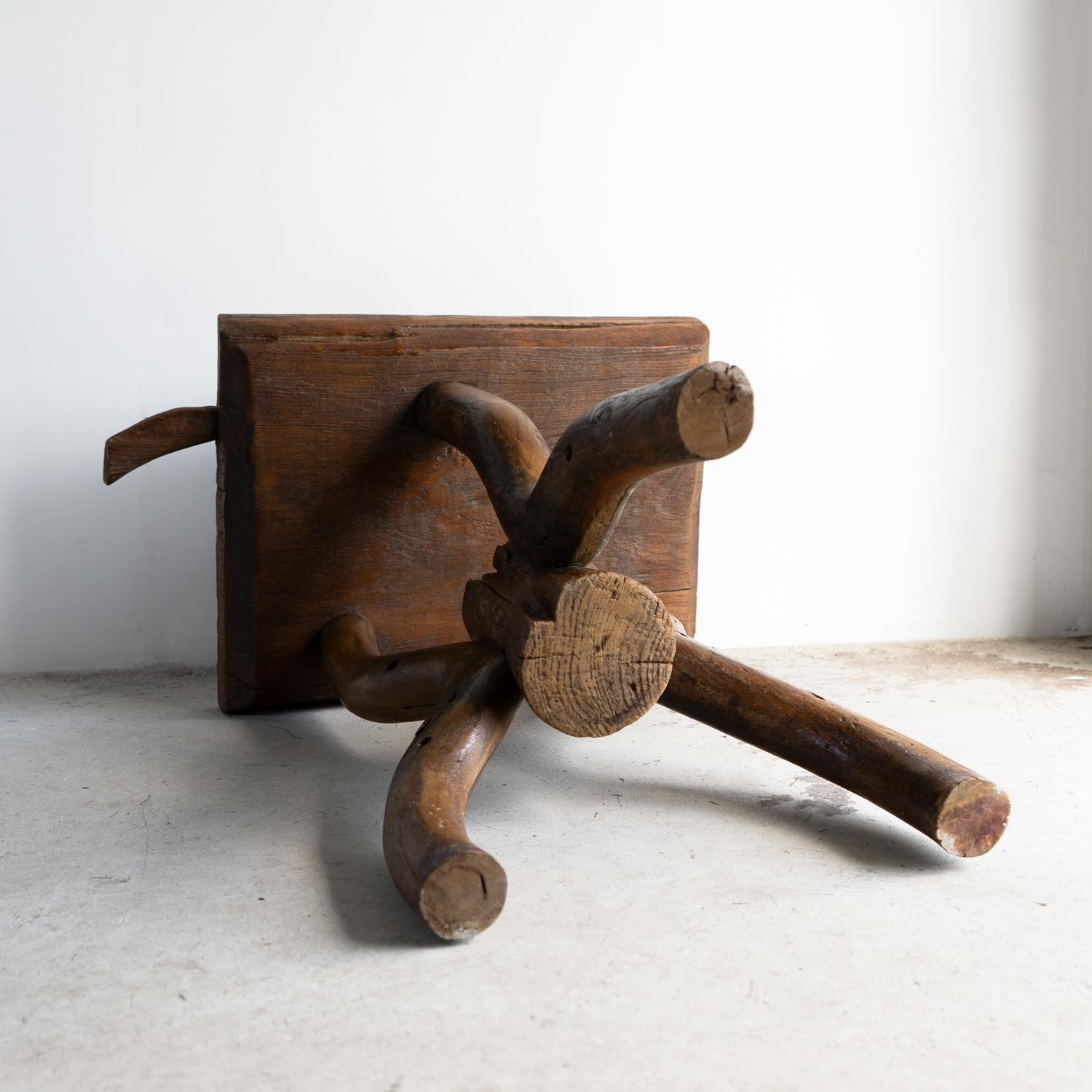 Table d'appoint Antique French Dough Trough, Primitive Organic Form en vente 10