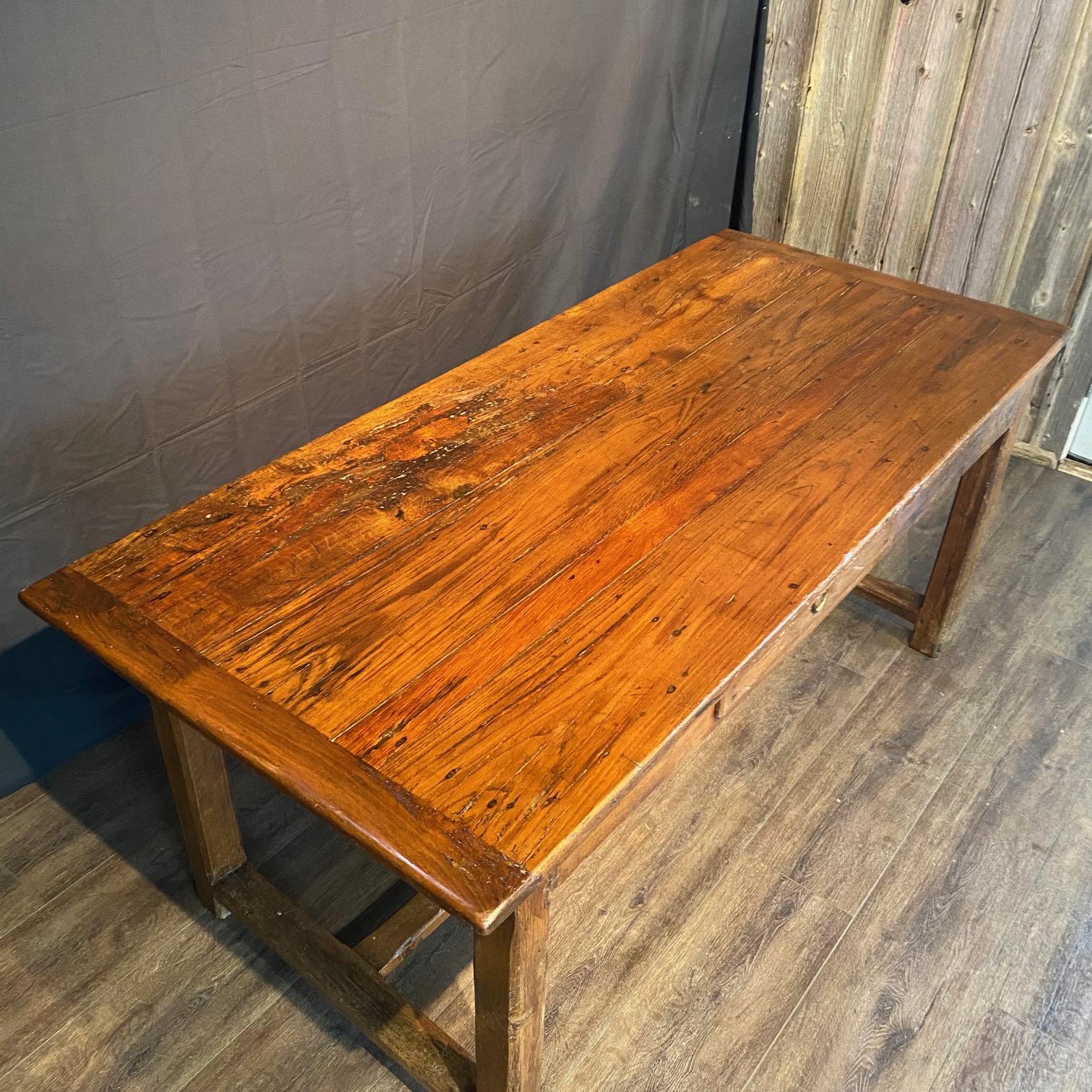 Antique Rustic French Farmhouse Oak Dining Table en vente 2