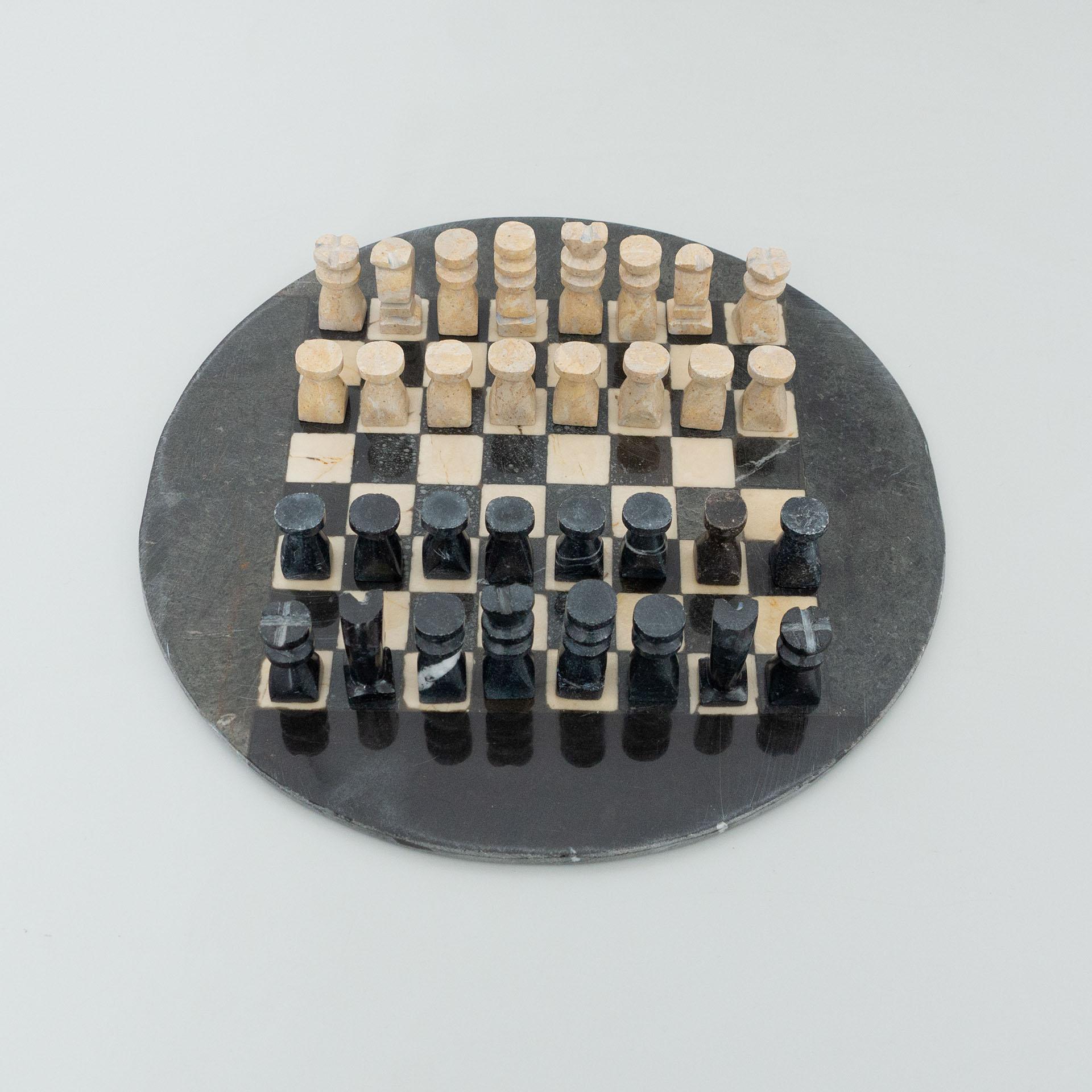 Antique Rustic French Stone Chess, circa 1940 In Good Condition For Sale In Barcelona, ES