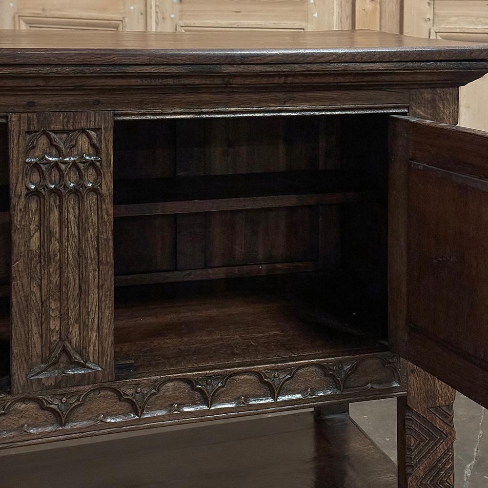 20ième siècle Ancienne console gothique rustique ~ meuble de rangement surélevé en vente