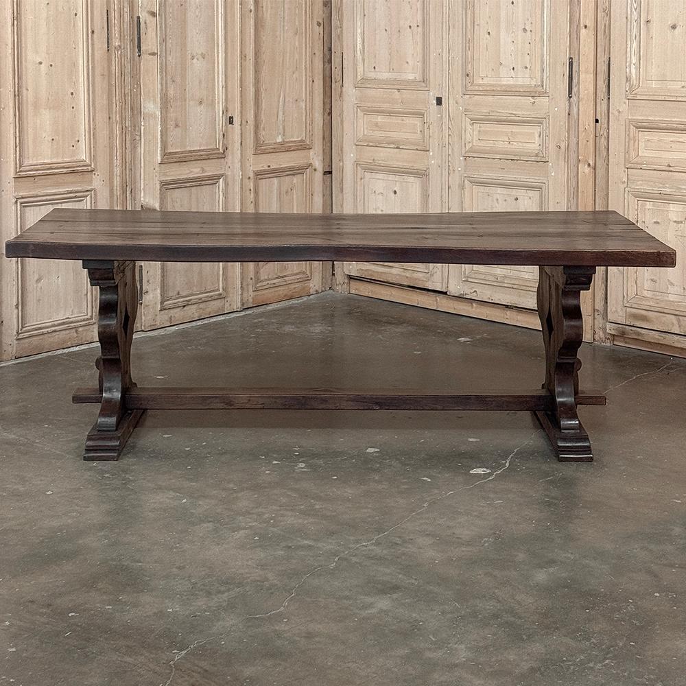 Belge Table de ferme italienne ancienne et rustique à tréteaux en vente