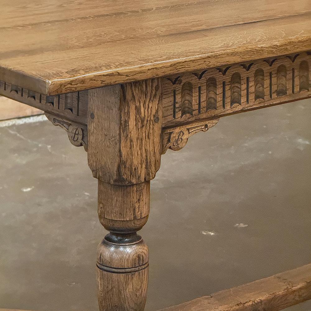 Table de salle à manger antique en chêne rustique en vente 4