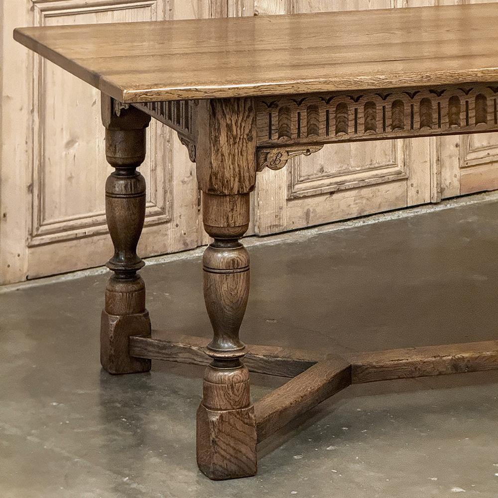 Table de salle à manger antique en chêne rustique en vente 7