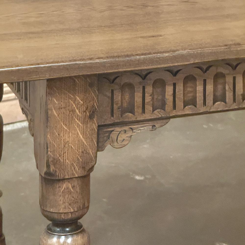 Chêne Table de salle à manger antique en chêne rustique en vente