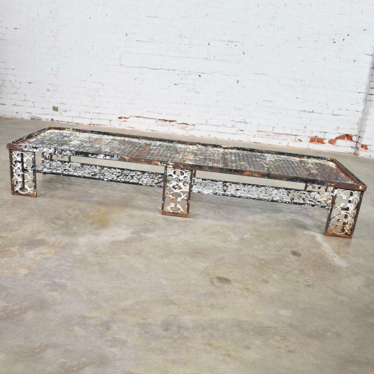 wrought iron outdoor daybed
