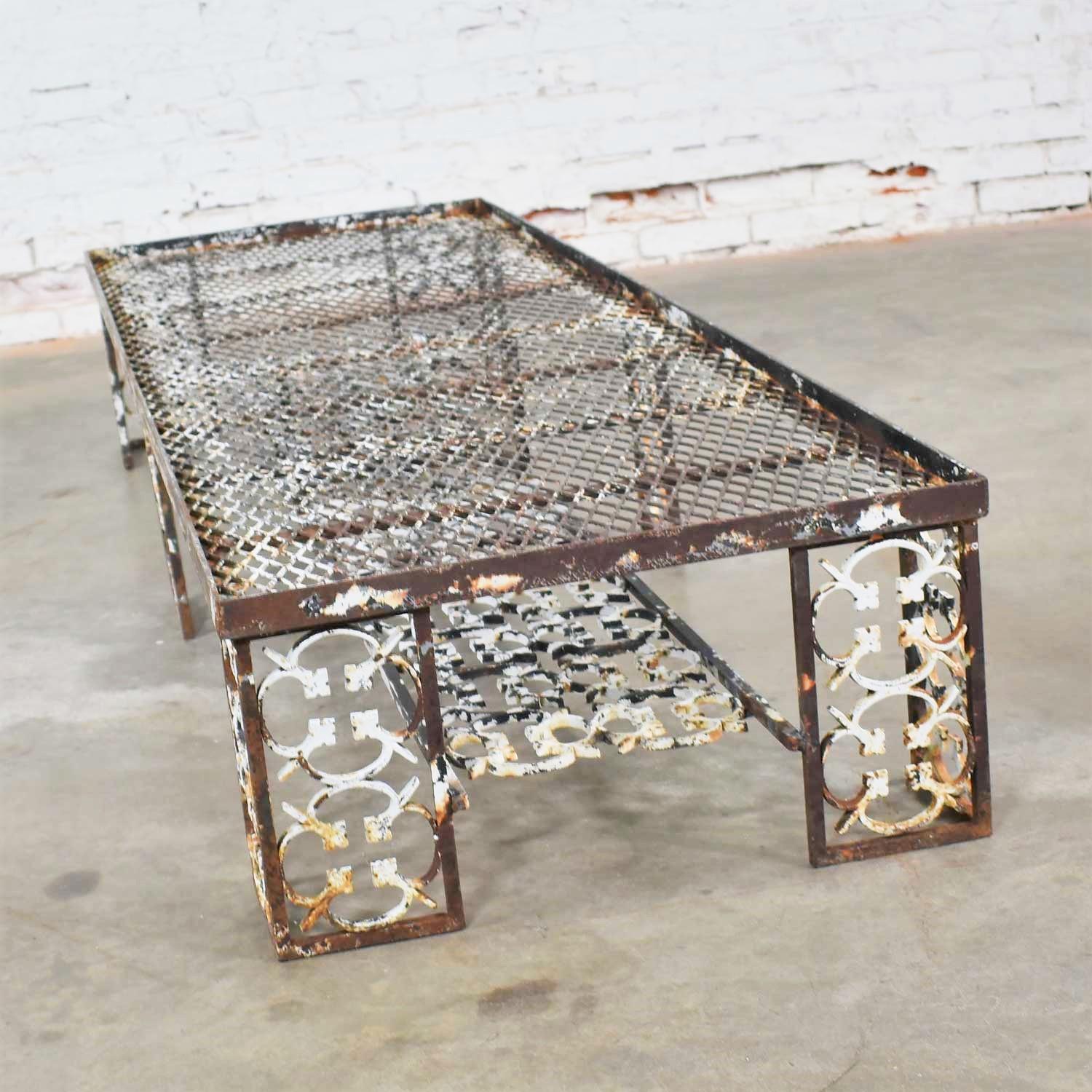 19th Century Antique Rustic Patinated Cast Iron Ornate Patio Garden Coffee Table Bench Daybed