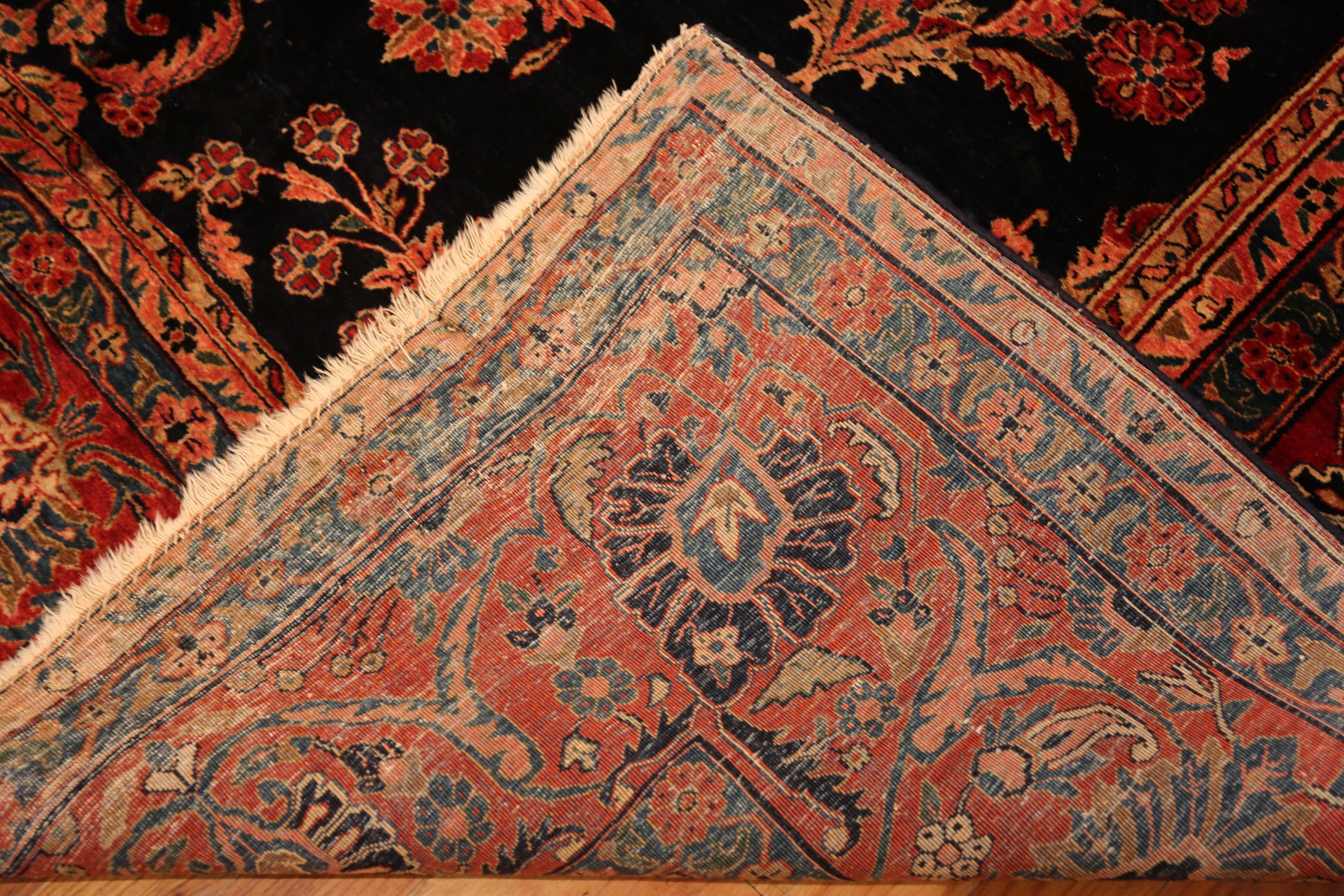Antique Rustic Persian Sarouk Rug. 11 ft 4 in x 17 ft 4 in For Sale 1