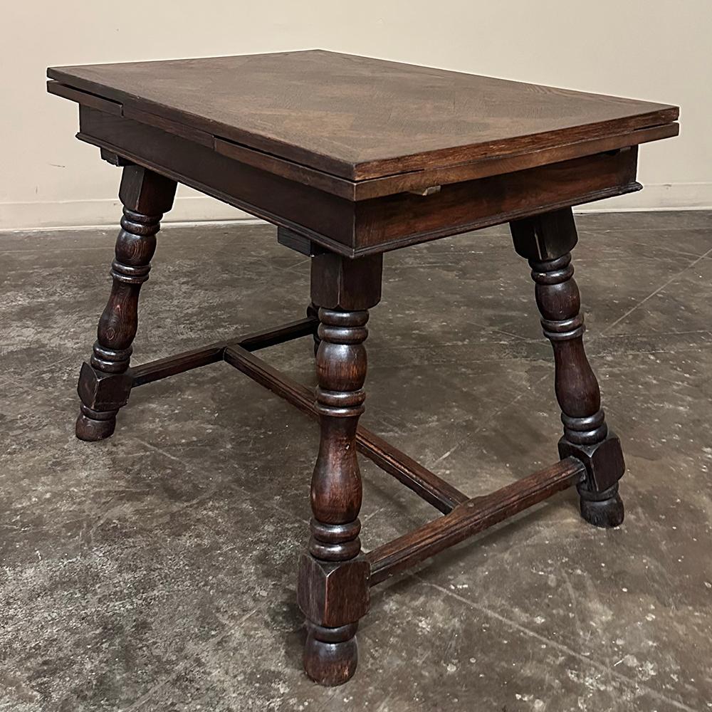 20th Century Antique Rustic Petite Draw Leaf Dining Table ~ Breakfast Table For Sale