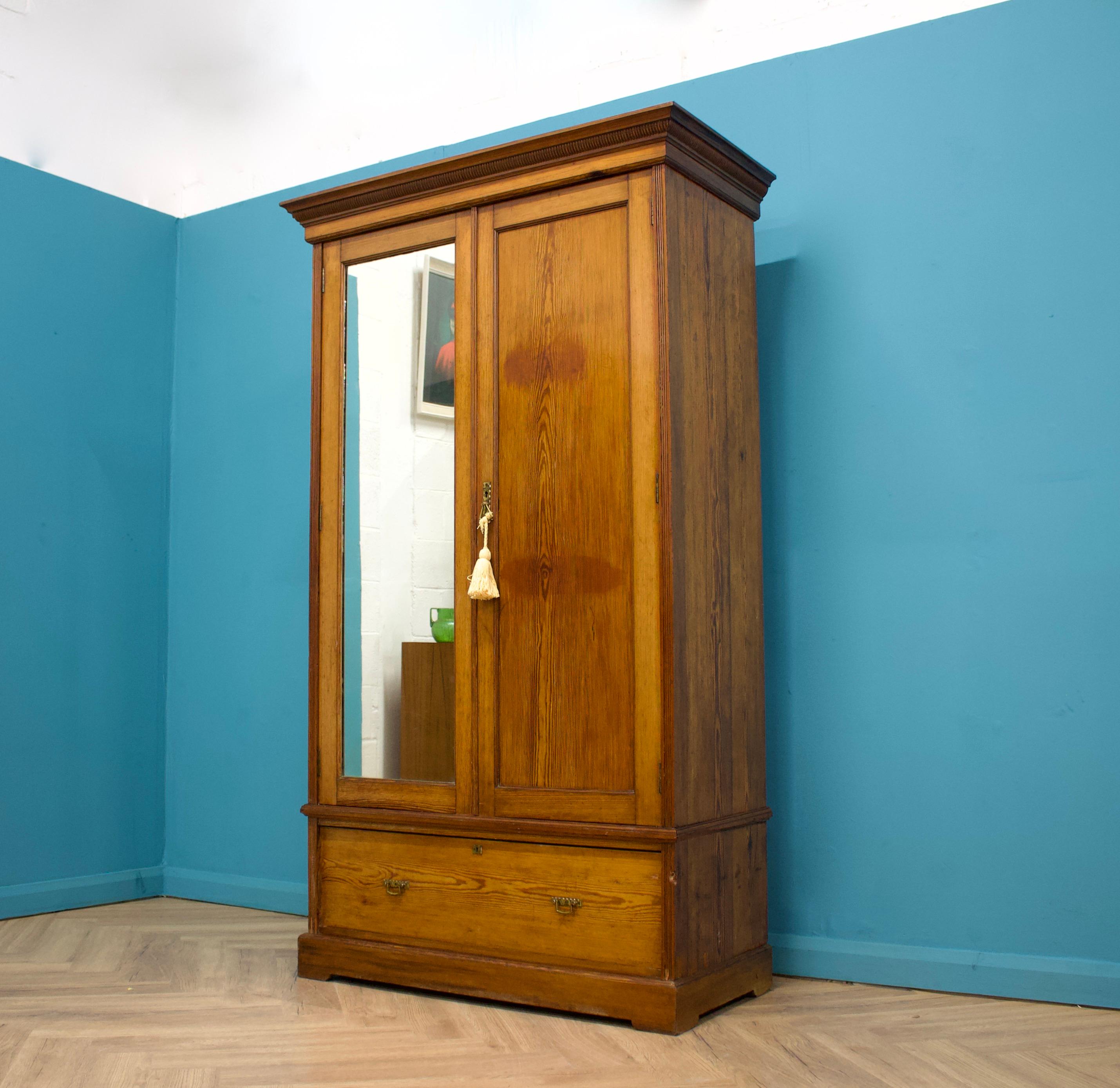 Edwardian Antique Rustic Pine Wardrobe, 1900s